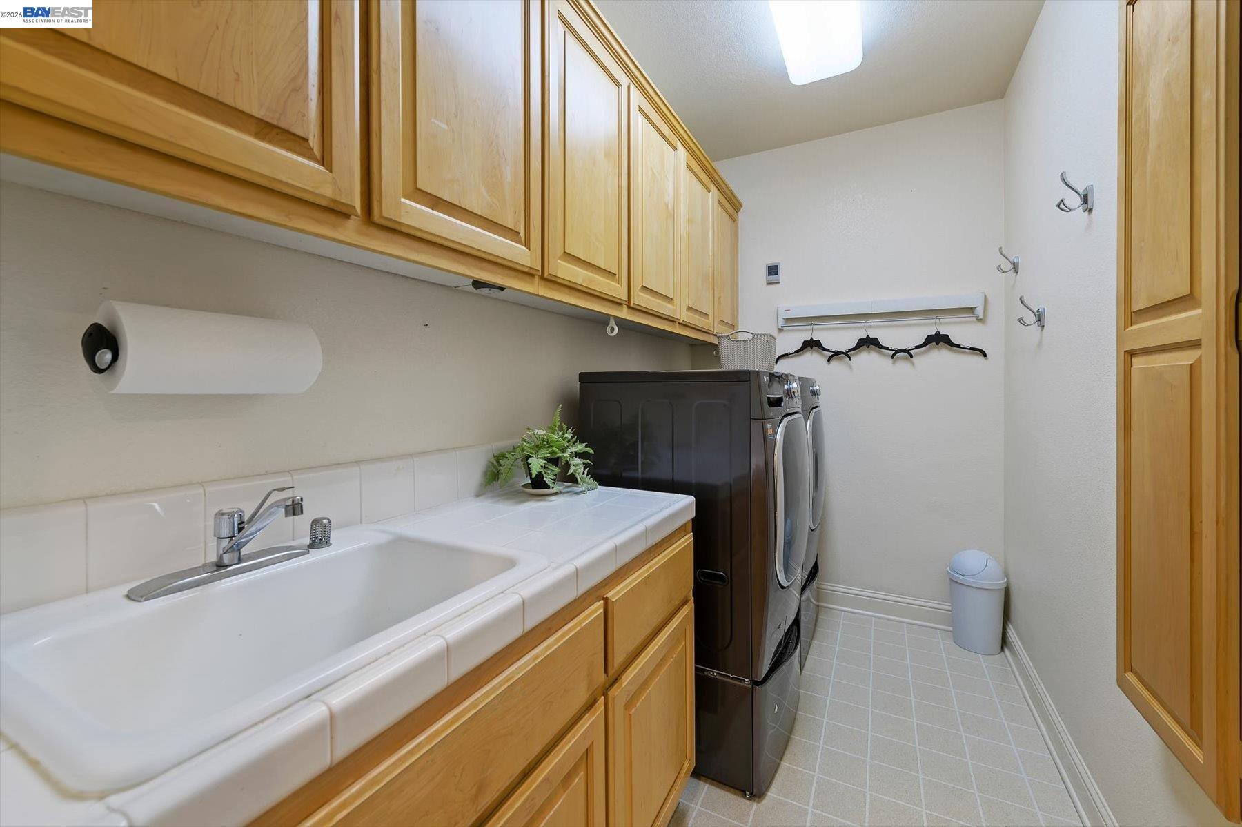 Detail Gallery Image 37 of 60 For 2577 Arlotta Pl, Pleasanton,  CA 94588 - 5 Beds | 3/1 Baths