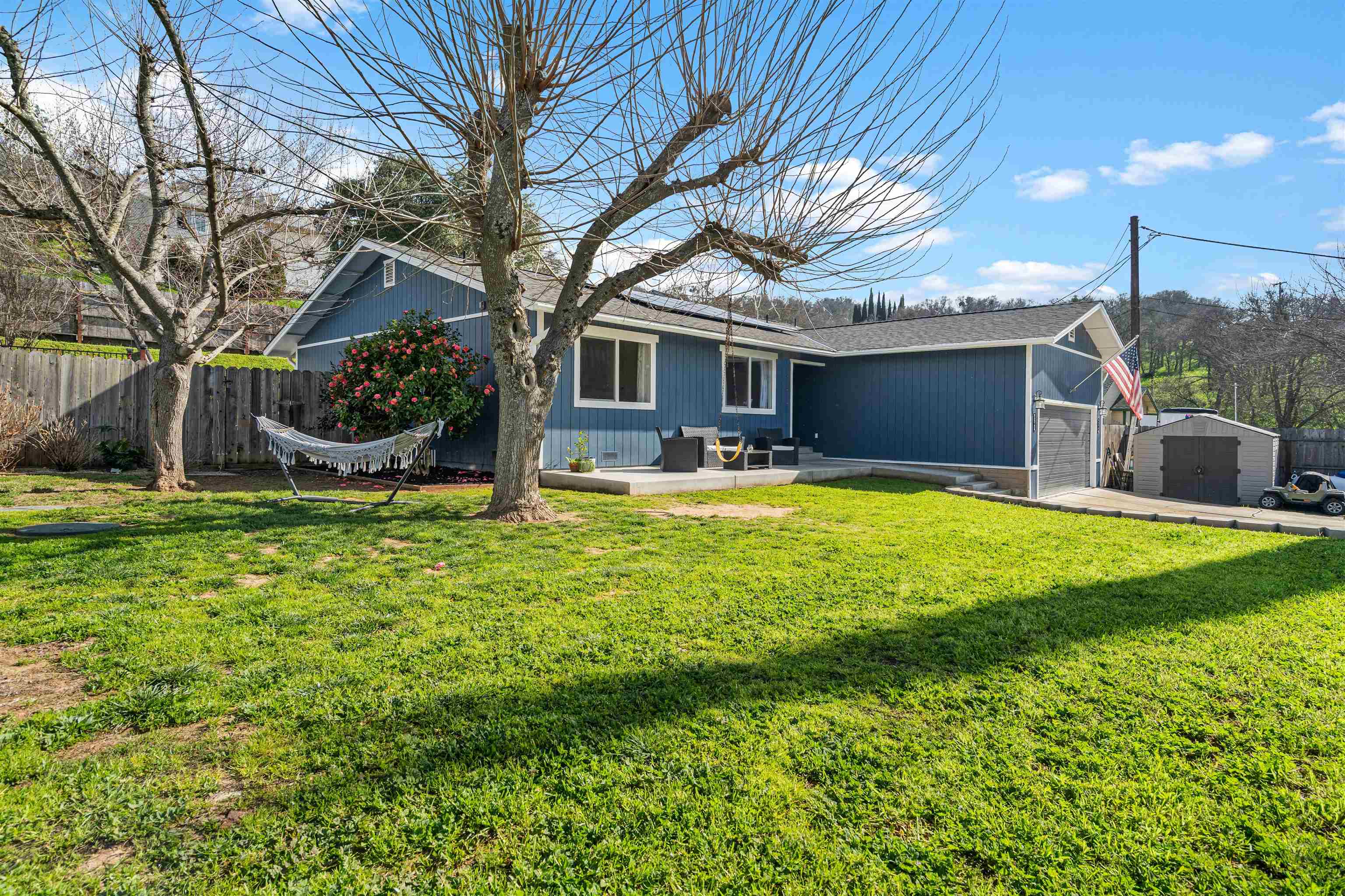 Detail Gallery Image 4 of 59 For 3281 Dunn, Valley Springs,  CA 95252-9284 - 3 Beds | 2 Baths