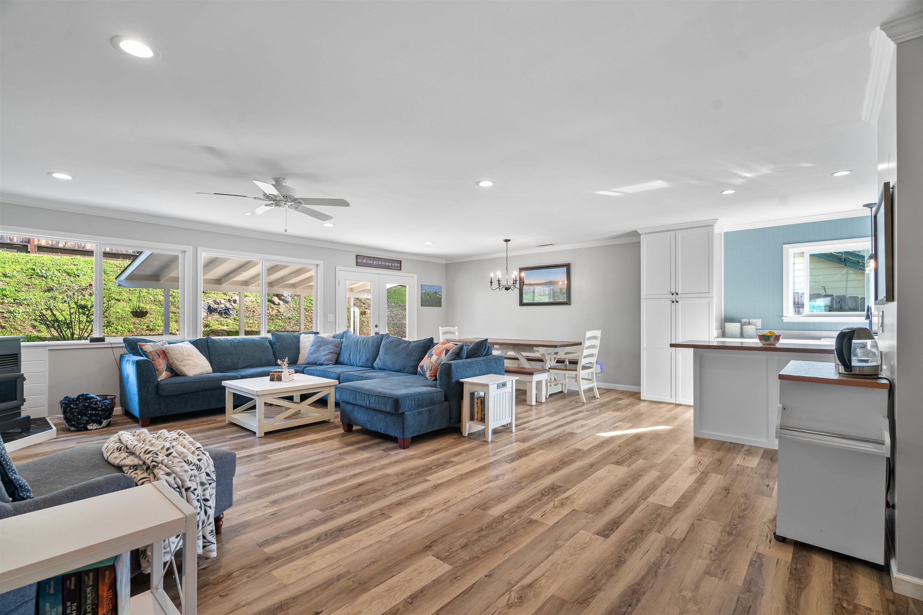 Detail Gallery Image 8 of 59 For 3281 Dunn, Valley Springs,  CA 95252-9284 - 3 Beds | 2 Baths