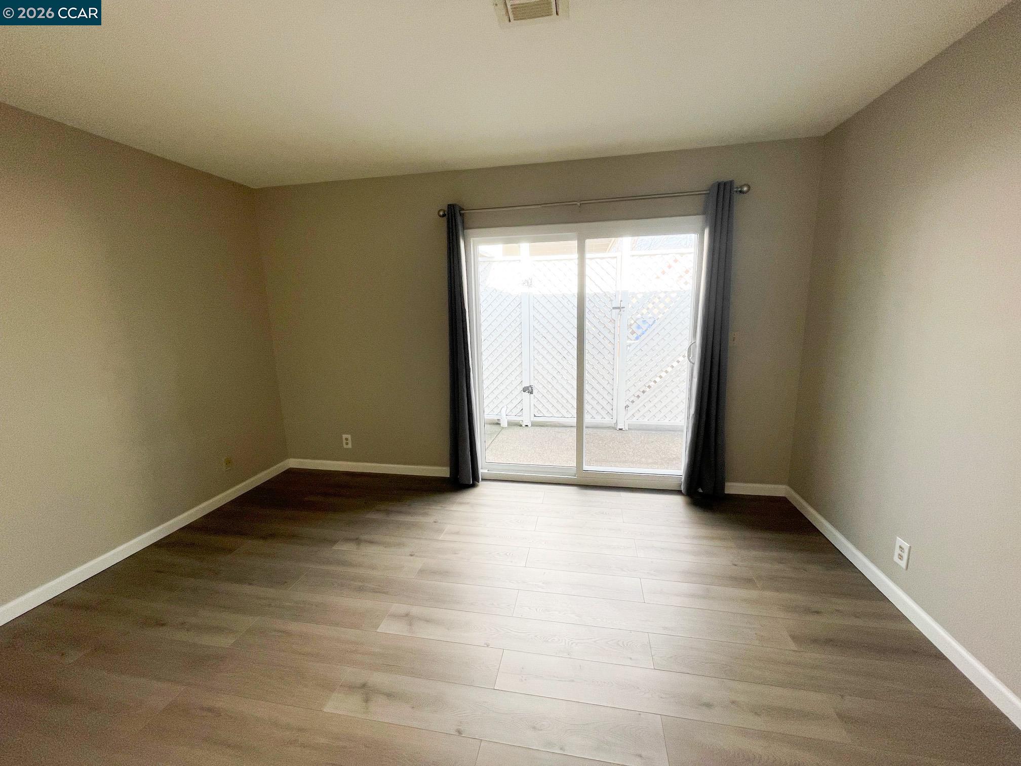 Detail Gallery Image 11 of 15 For 4643 Rishell Ct #1,  Concord,  CA 94521 - 3 Beds | 2 Baths