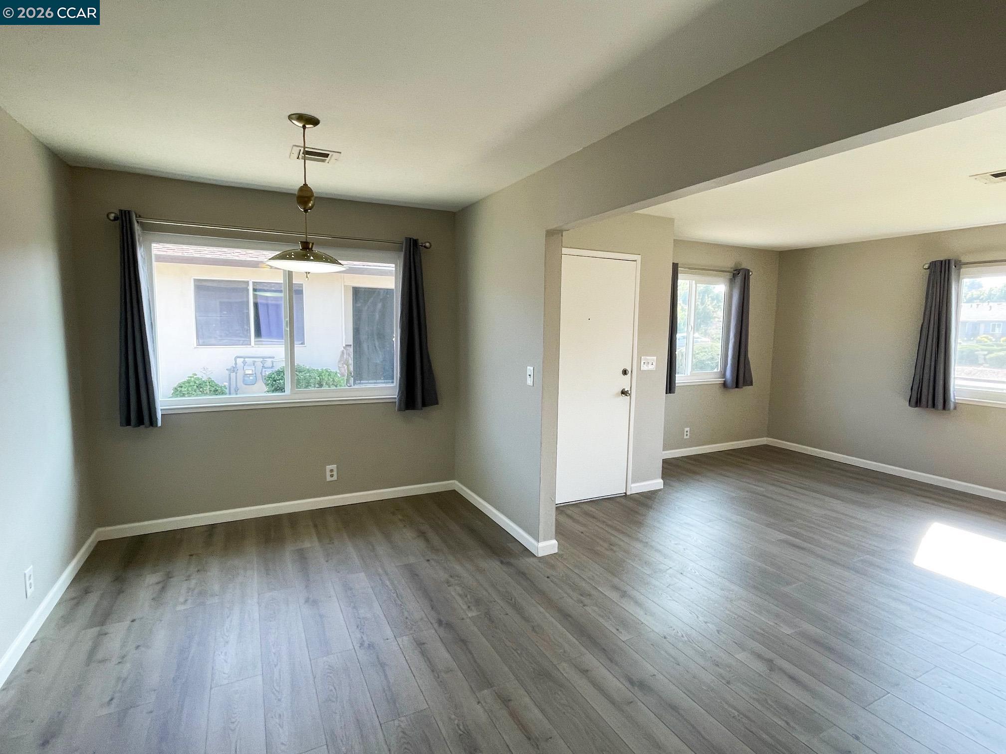 Detail Gallery Image 5 of 15 For 4643 Rishell Ct #1,  Concord,  CA 94521 - 3 Beds | 2 Baths