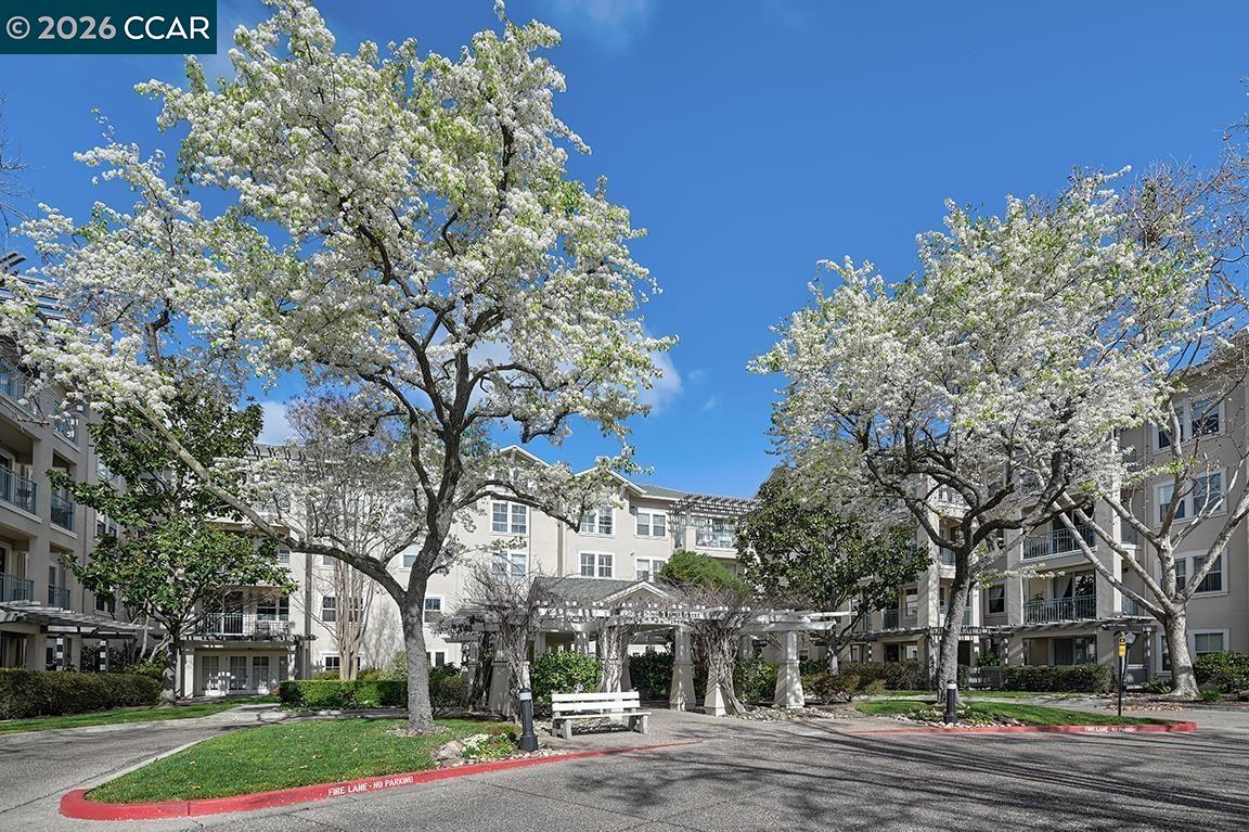 Detail Gallery Image 20 of 27 For 1860 Tice Creek Dr #1344,  Walnut Creek,  CA 94595 - 2 Beds | 2 Baths