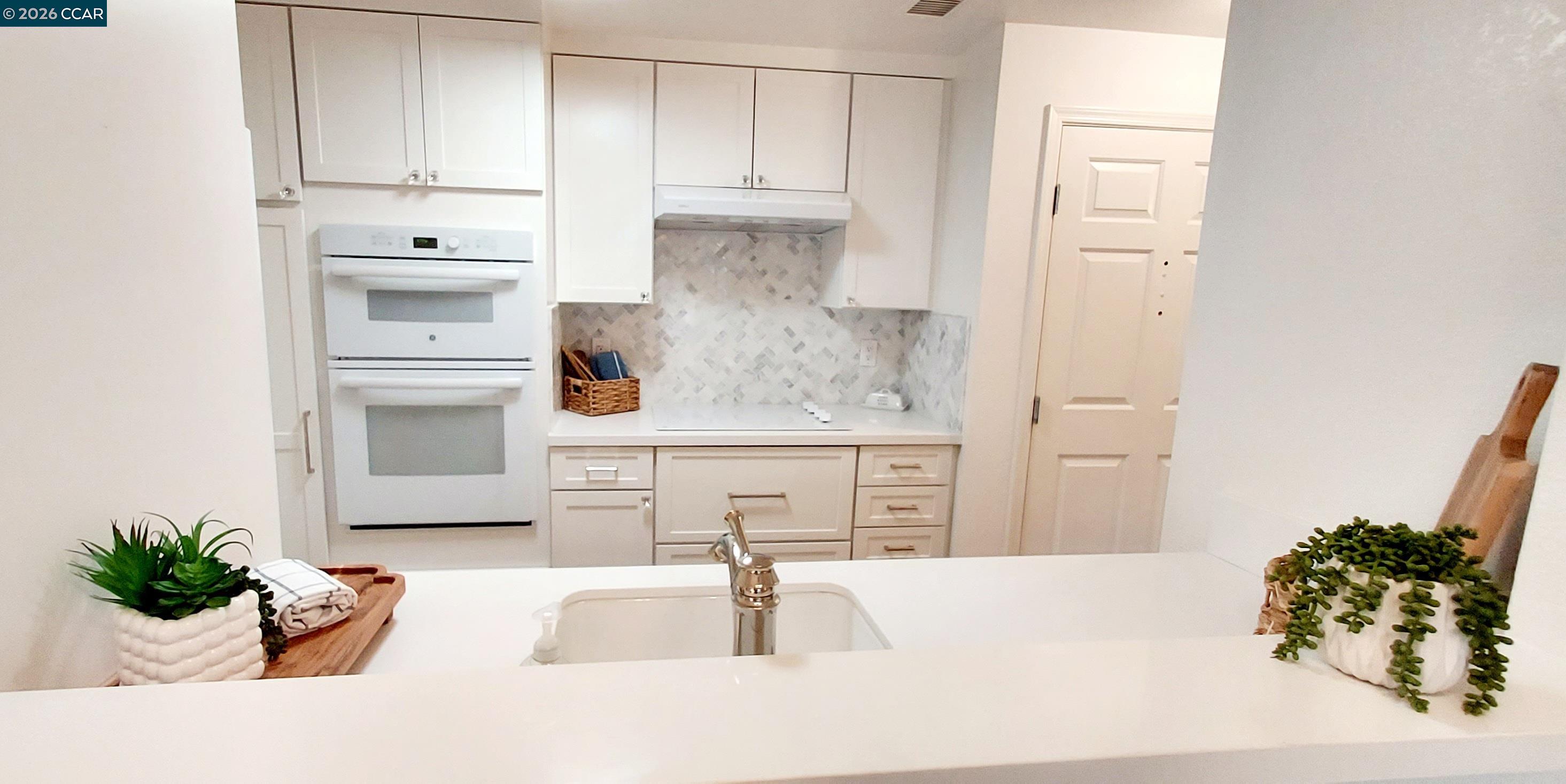 Detail Gallery Image 5 of 27 For 1860 Tice Creek Dr #1344,  Walnut Creek,  CA 94595 - 2 Beds | 2 Baths