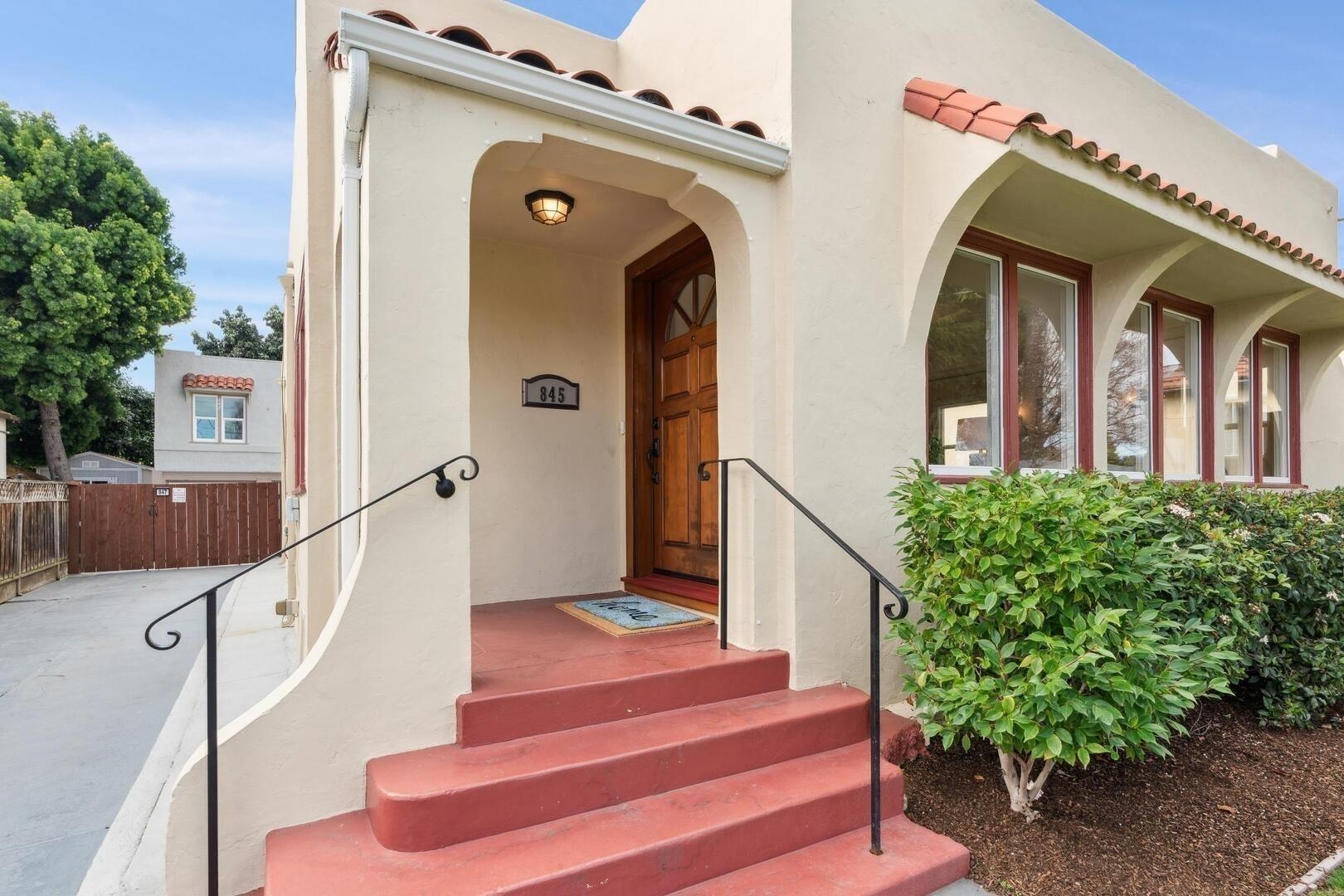 Detail Gallery Image 3 of 44 For 845 Woodland Ave, San Leandro,  CA 94577 - 4 Beds | 3 Baths