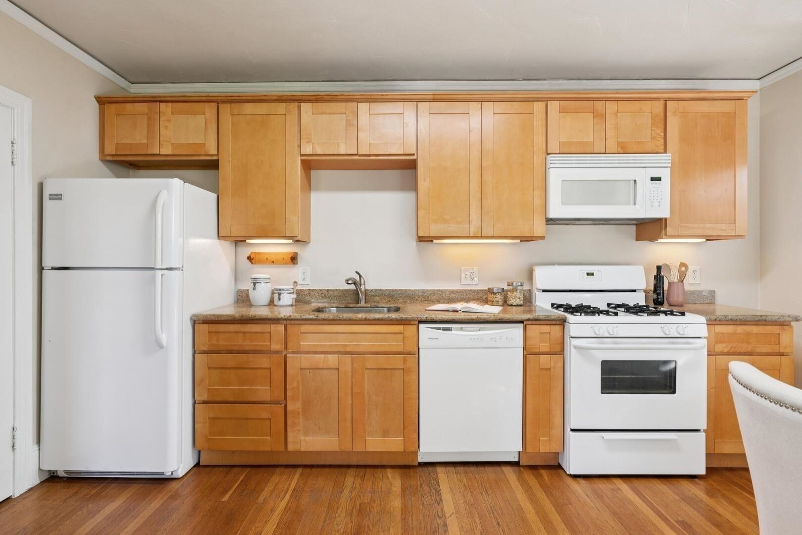 Detail Gallery Image 33 of 44 For 845 Woodland Ave, San Leandro,  CA 94577 - 4 Beds | 3 Baths