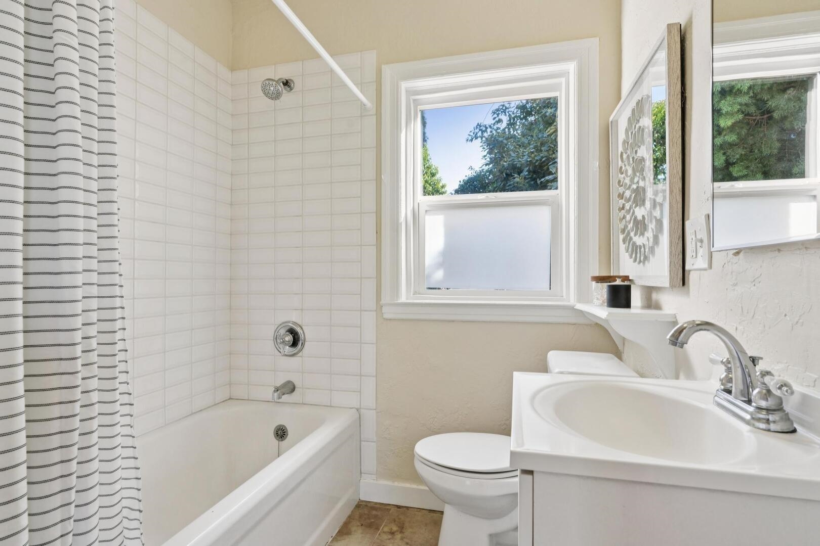 Detail Gallery Image 39 of 44 For 845 Woodland Ave, San Leandro,  CA 94577 - 4 Beds | 3 Baths