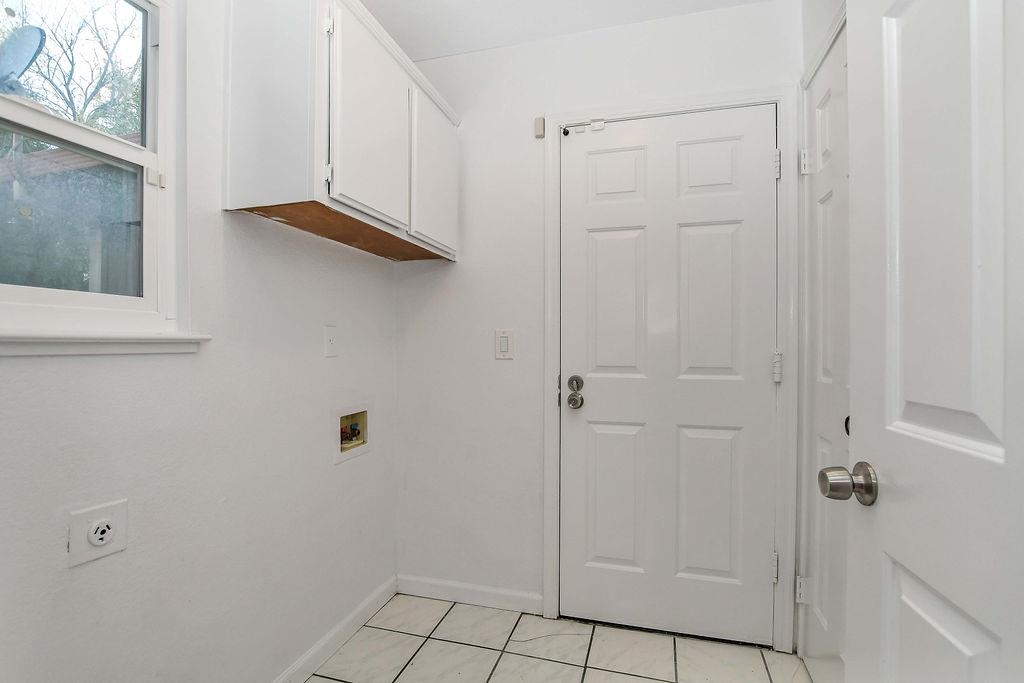 Detail Gallery Image 12 of 30 For 805 Hawk Ct, Antioch,  CA 94509 - 4 Beds | 2/1 Baths