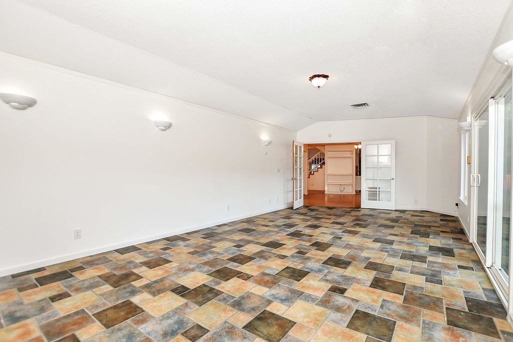 Detail Gallery Image 18 of 30 For 805 Hawk Ct, Antioch,  CA 94509 - 4 Beds | 2/1 Baths