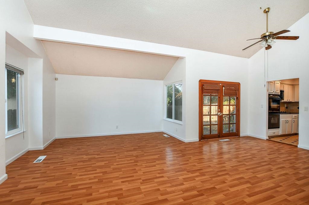 Detail Gallery Image 4 of 30 For 805 Hawk Ct, Antioch,  CA 94509 - 4 Beds | 2/1 Baths