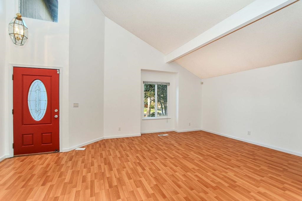 Detail Gallery Image 5 of 30 For 805 Hawk Ct, Antioch,  CA 94509 - 4 Beds | 2/1 Baths