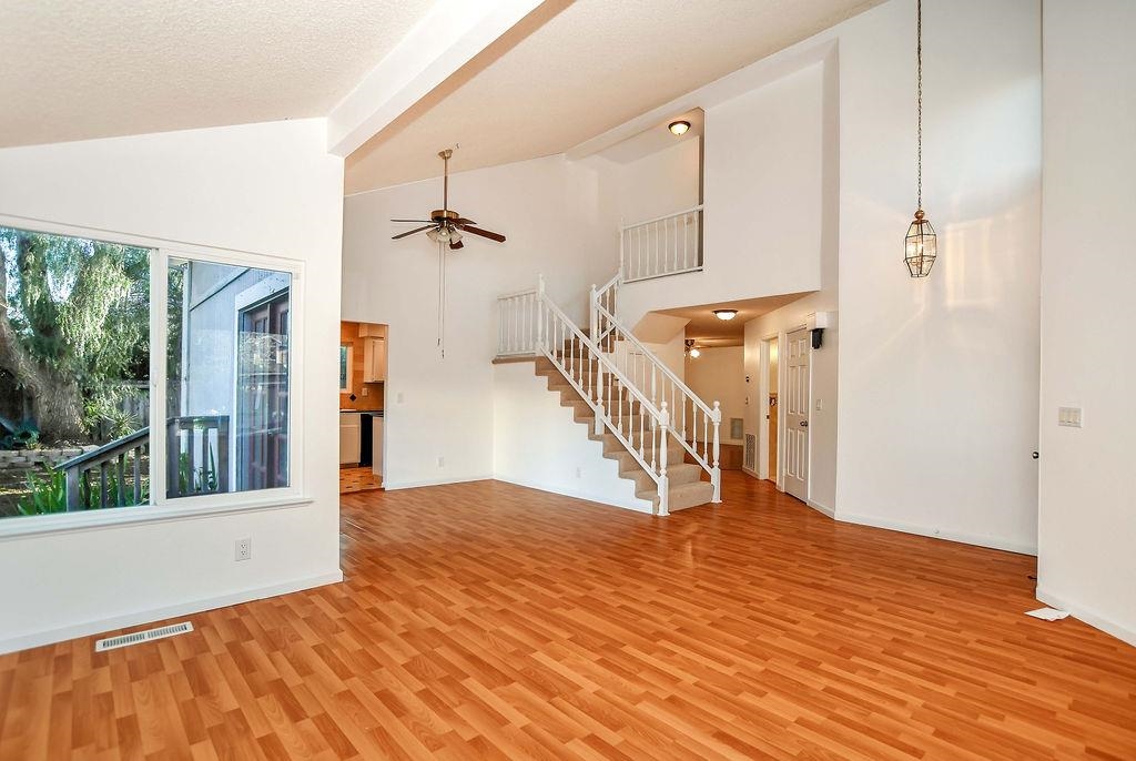 Detail Gallery Image 6 of 30 For 805 Hawk Ct, Antioch,  CA 94509 - 4 Beds | 2/1 Baths