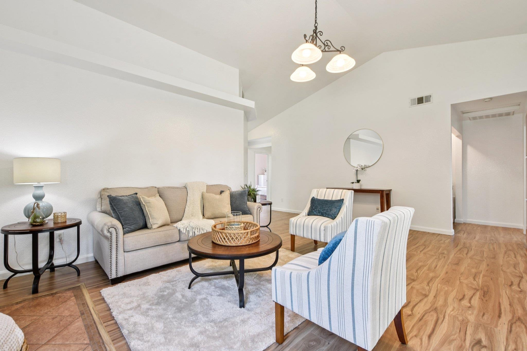 Detail Gallery Image 4 of 42 For 1332 Corodon St, Walnut Grove,  CA 95690 - 4 Beds | 2 Baths