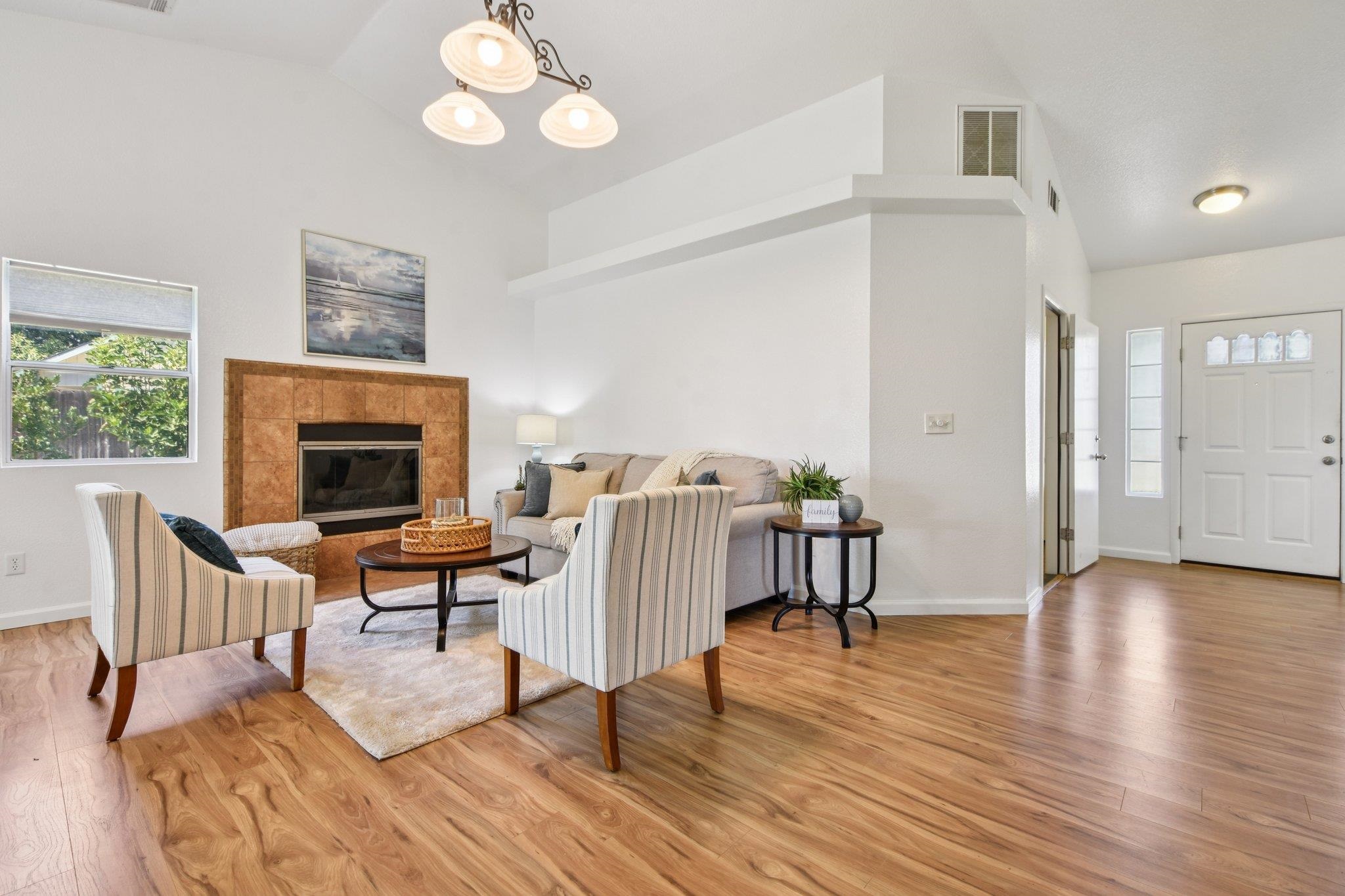 Detail Gallery Image 5 of 42 For 1332 Corodon St, Walnut Grove,  CA 95690 - 4 Beds | 2 Baths