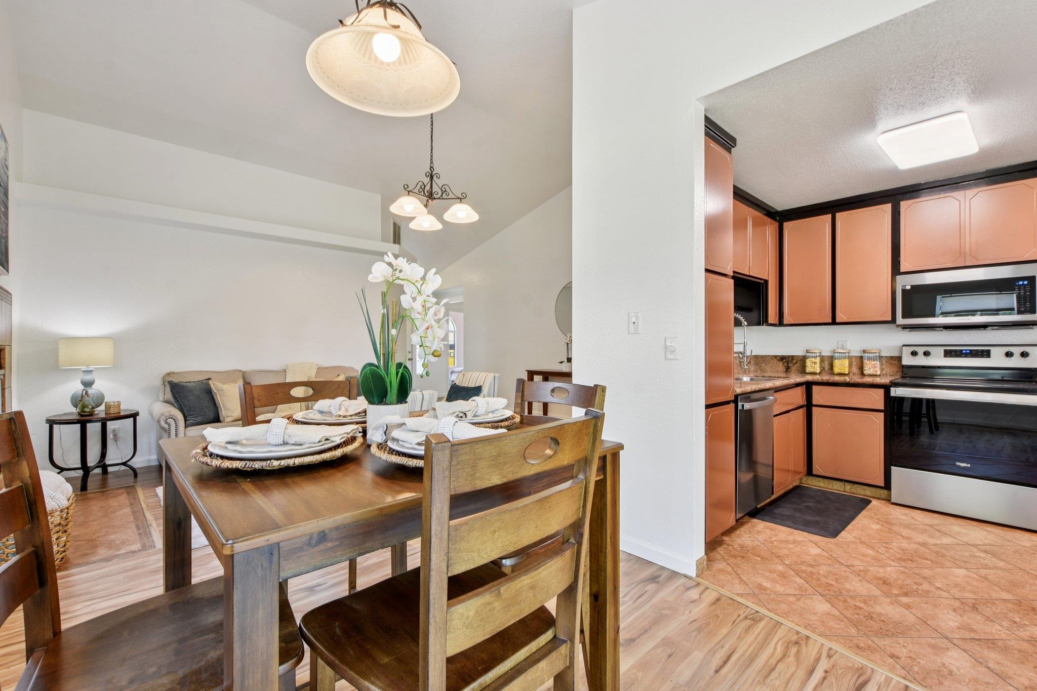 Detail Gallery Image 8 of 42 For 1332 Corodon St, Walnut Grove,  CA 95690 - 4 Beds | 2 Baths