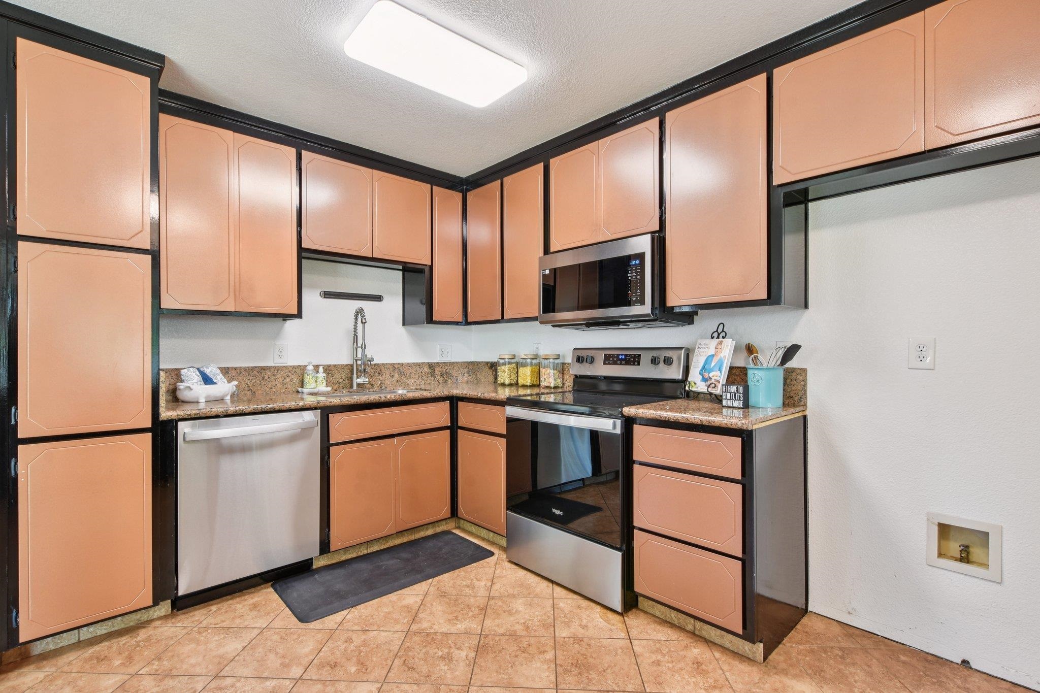 Detail Gallery Image 9 of 42 For 1332 Corodon St, Walnut Grove,  CA 95690 - 4 Beds | 2 Baths