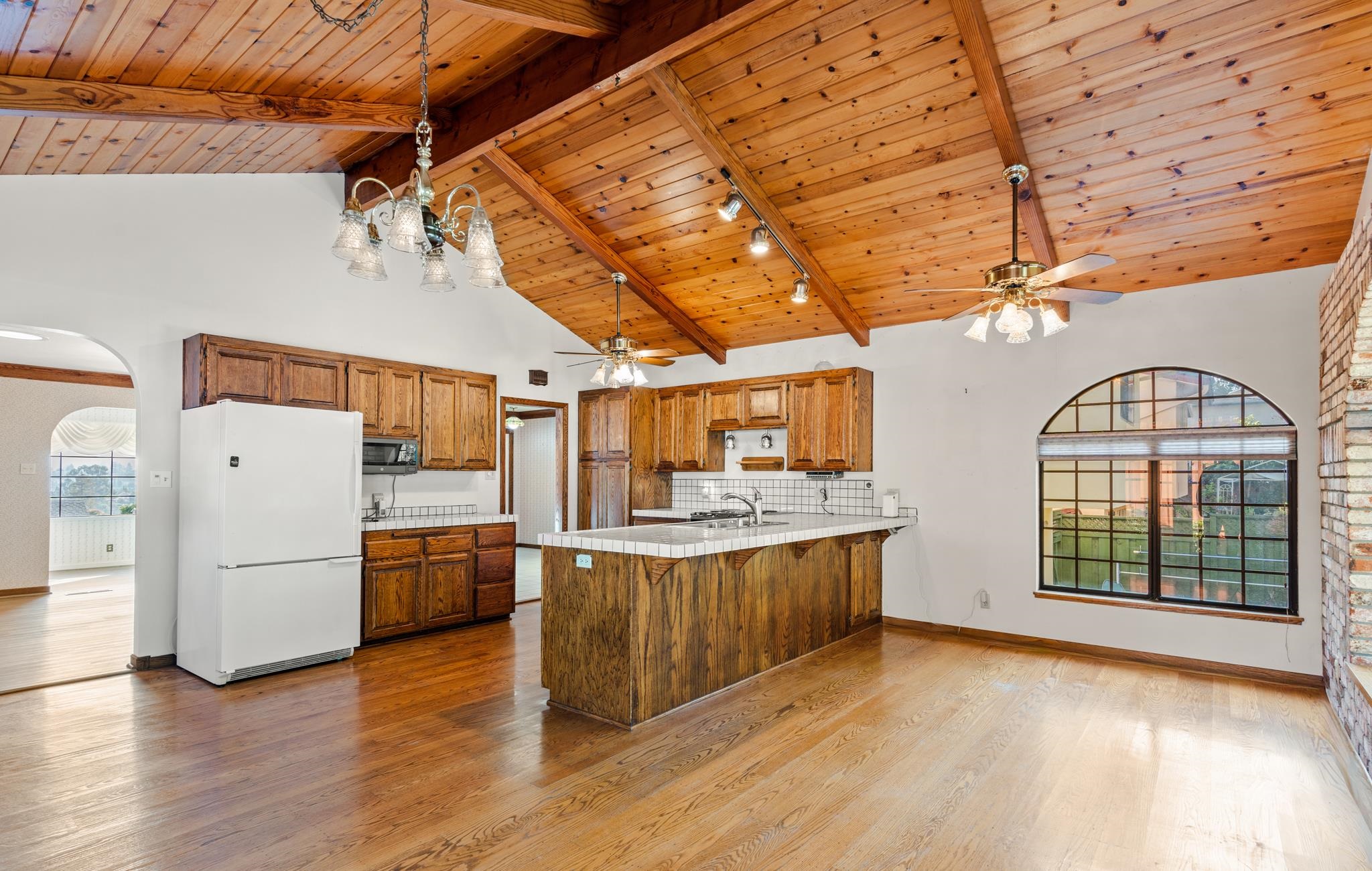 Detail Gallery Image 14 of 50 For 18153 Plymouth Dr, Castro Valley,  CA 94546 - 3 Beds | 2/1 Baths