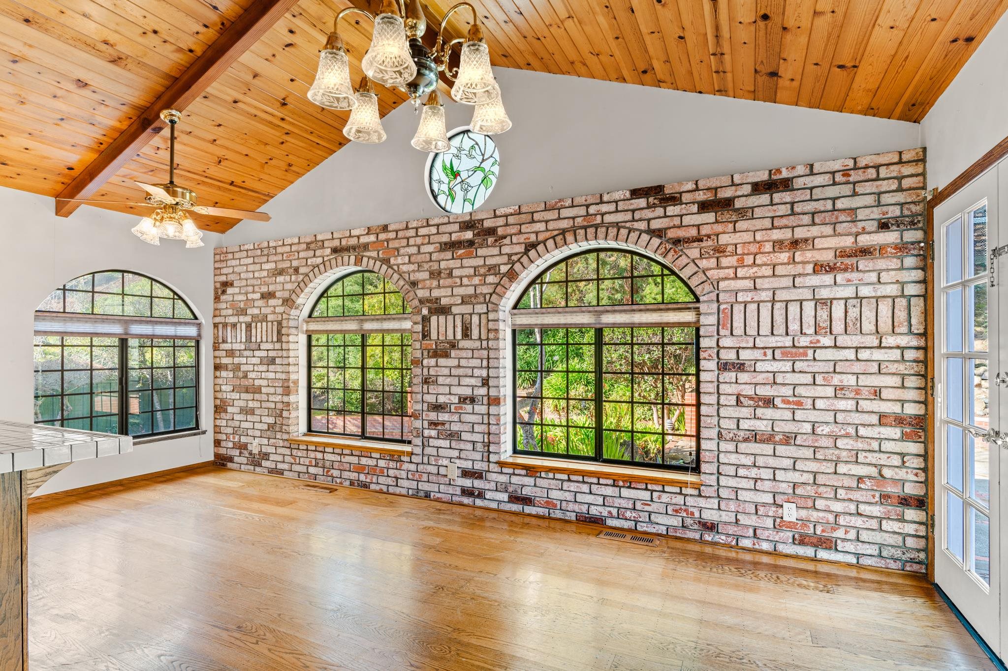 Detail Gallery Image 21 of 50 For 18153 Plymouth Dr, Castro Valley,  CA 94546 - 3 Beds | 2/1 Baths