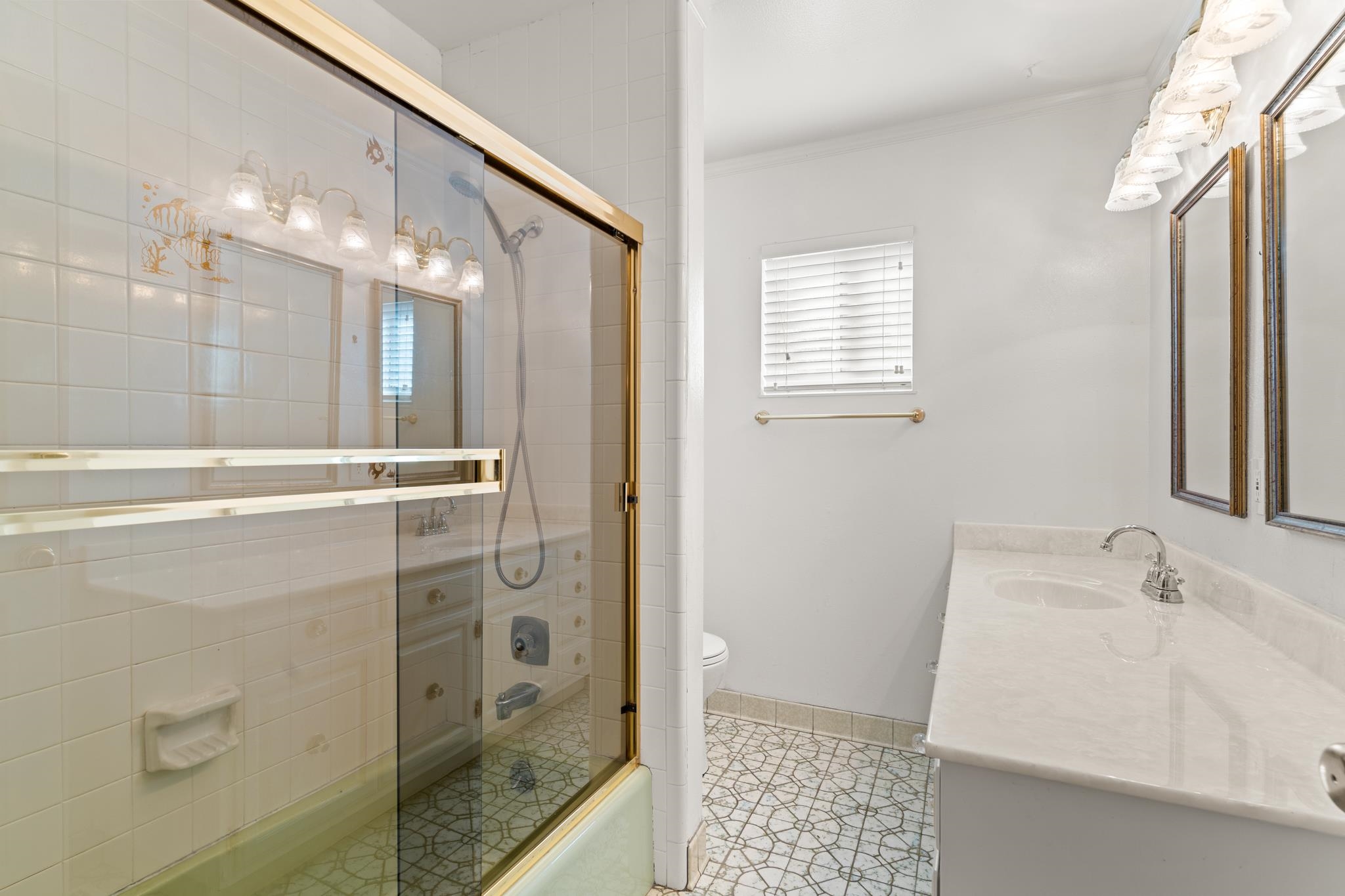 Detail Gallery Image 27 of 50 For 18153 Plymouth Dr, Castro Valley,  CA 94546 - 3 Beds | 2/1 Baths