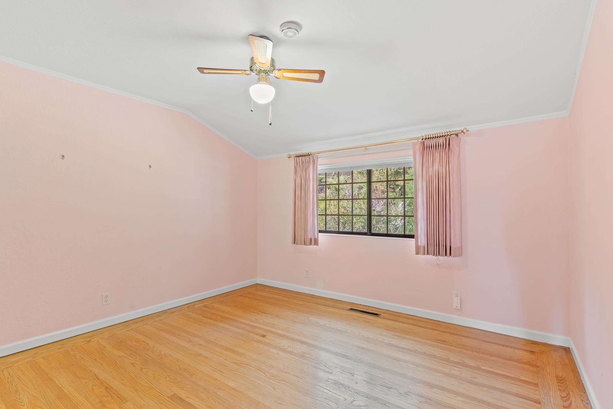 Detail Gallery Image 30 of 50 For 18153 Plymouth Dr, Castro Valley,  CA 94546 - 3 Beds | 2/1 Baths