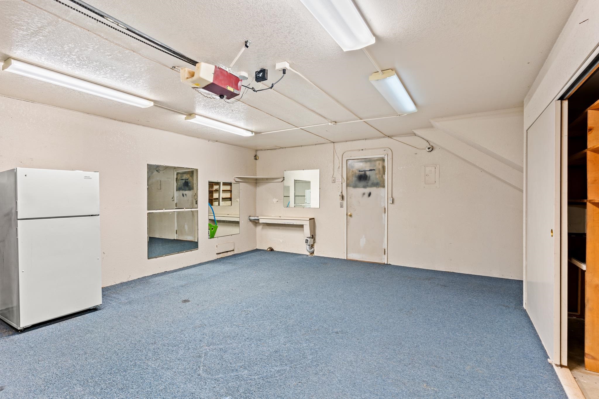 Detail Gallery Image 38 of 50 For 18153 Plymouth Dr, Castro Valley,  CA 94546 - 3 Beds | 2/1 Baths