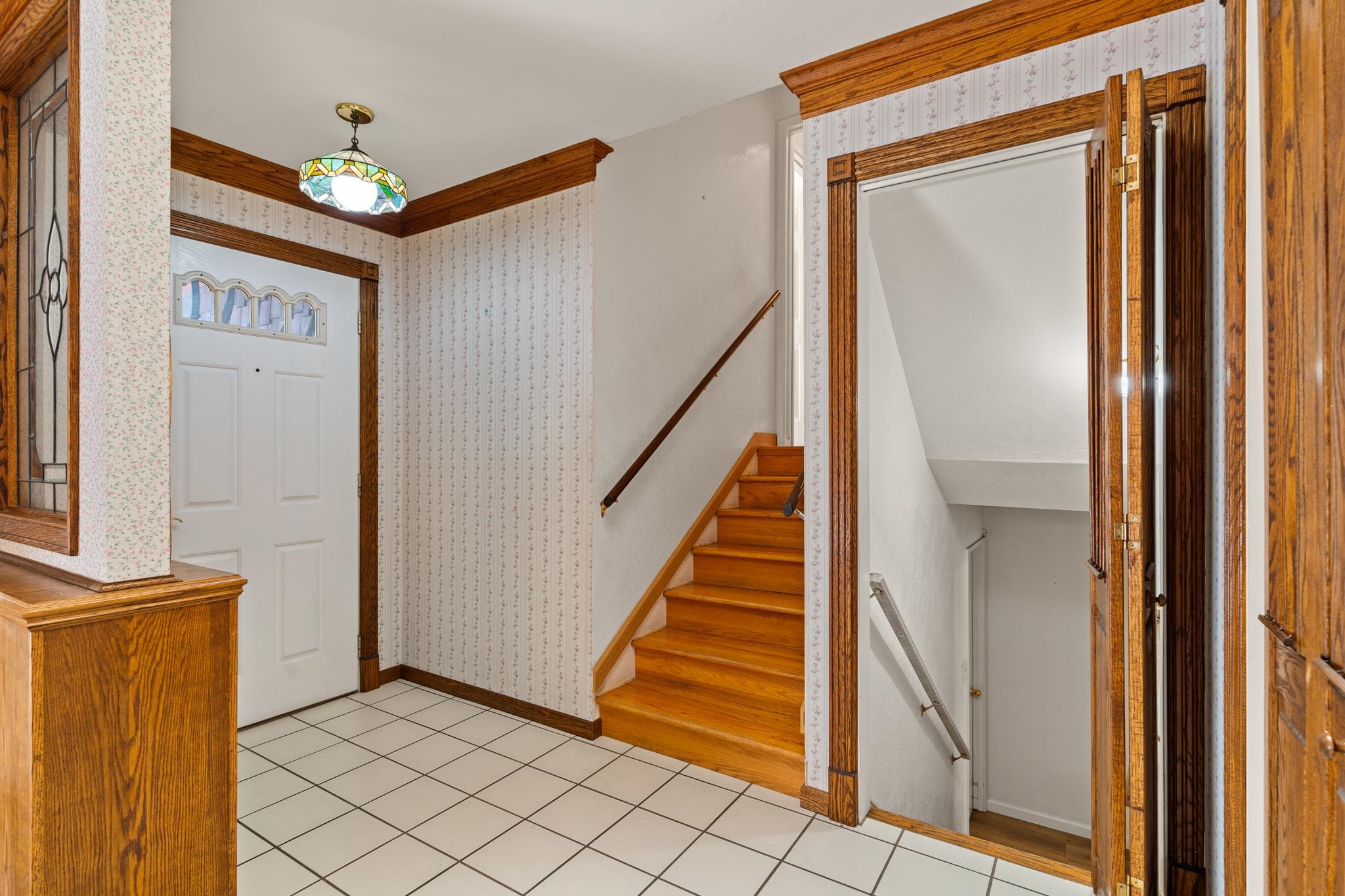 Detail Gallery Image 5 of 50 For 18153 Plymouth Dr, Castro Valley,  CA 94546 - 3 Beds | 2/1 Baths
