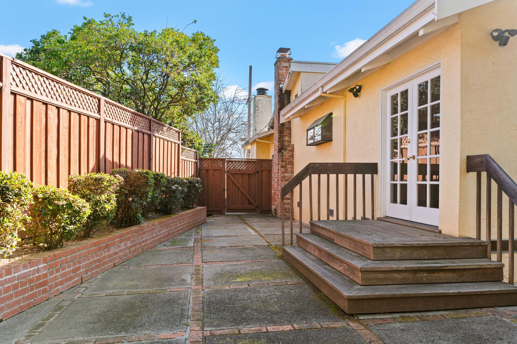 Detail Gallery Image 41 of 50 For 18153 Plymouth Dr, Castro Valley,  CA 94546 - 3 Beds | 2/1 Baths