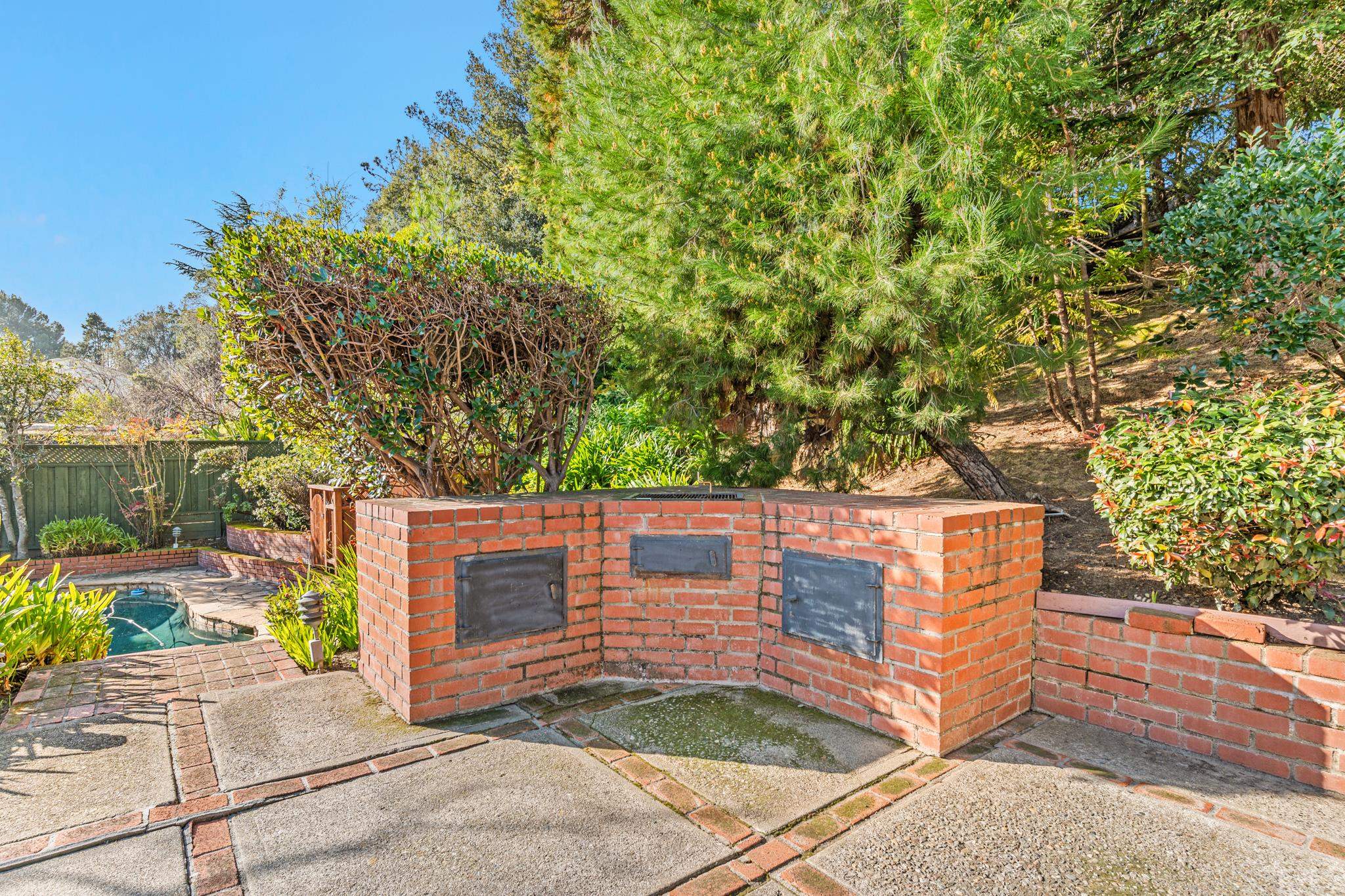 Detail Gallery Image 43 of 50 For 18153 Plymouth Dr, Castro Valley,  CA 94546 - 3 Beds | 2/1 Baths