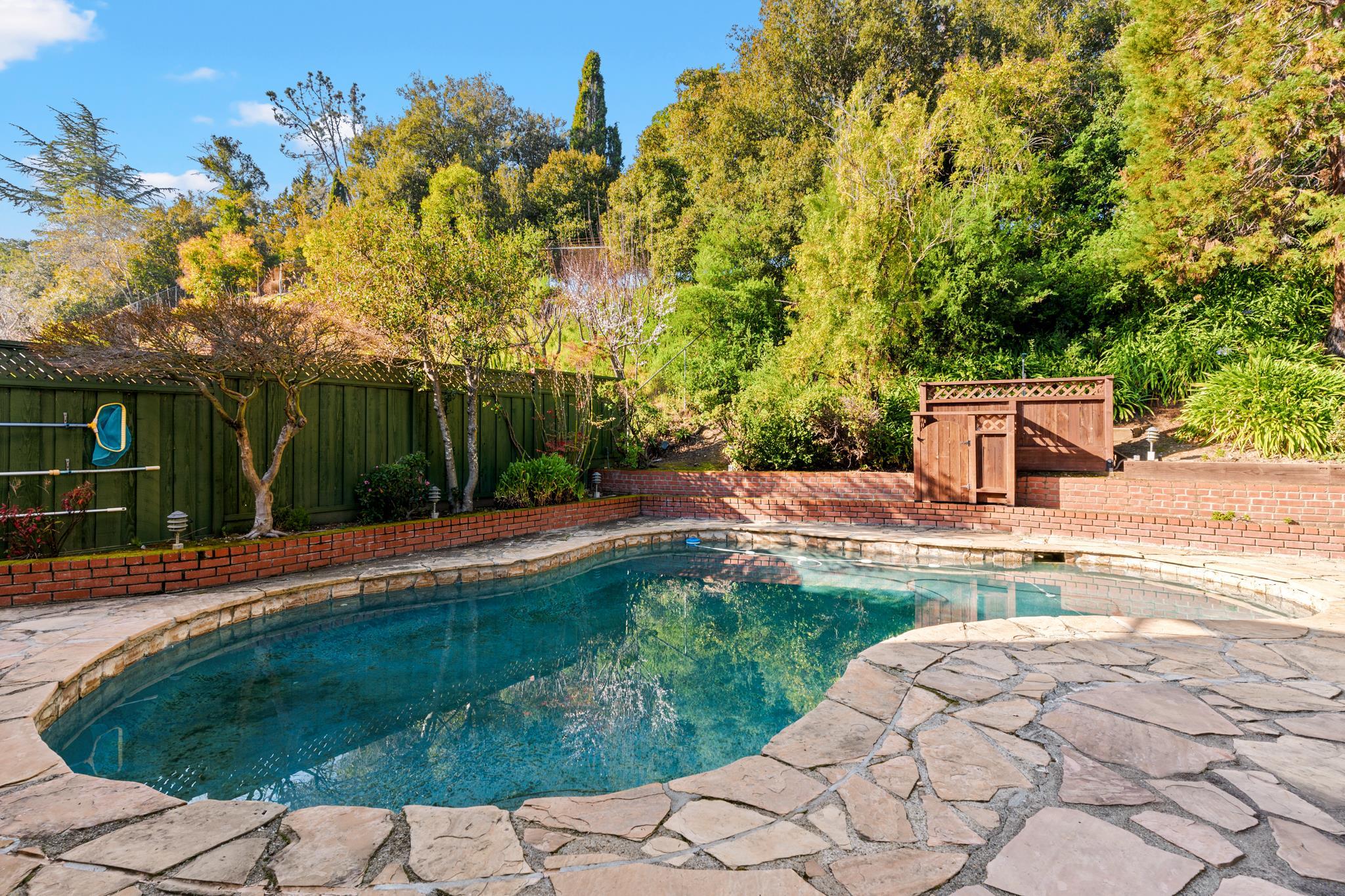 Detail Gallery Image 47 of 50 For 18153 Plymouth Dr, Castro Valley,  CA 94546 - 3 Beds | 2/1 Baths