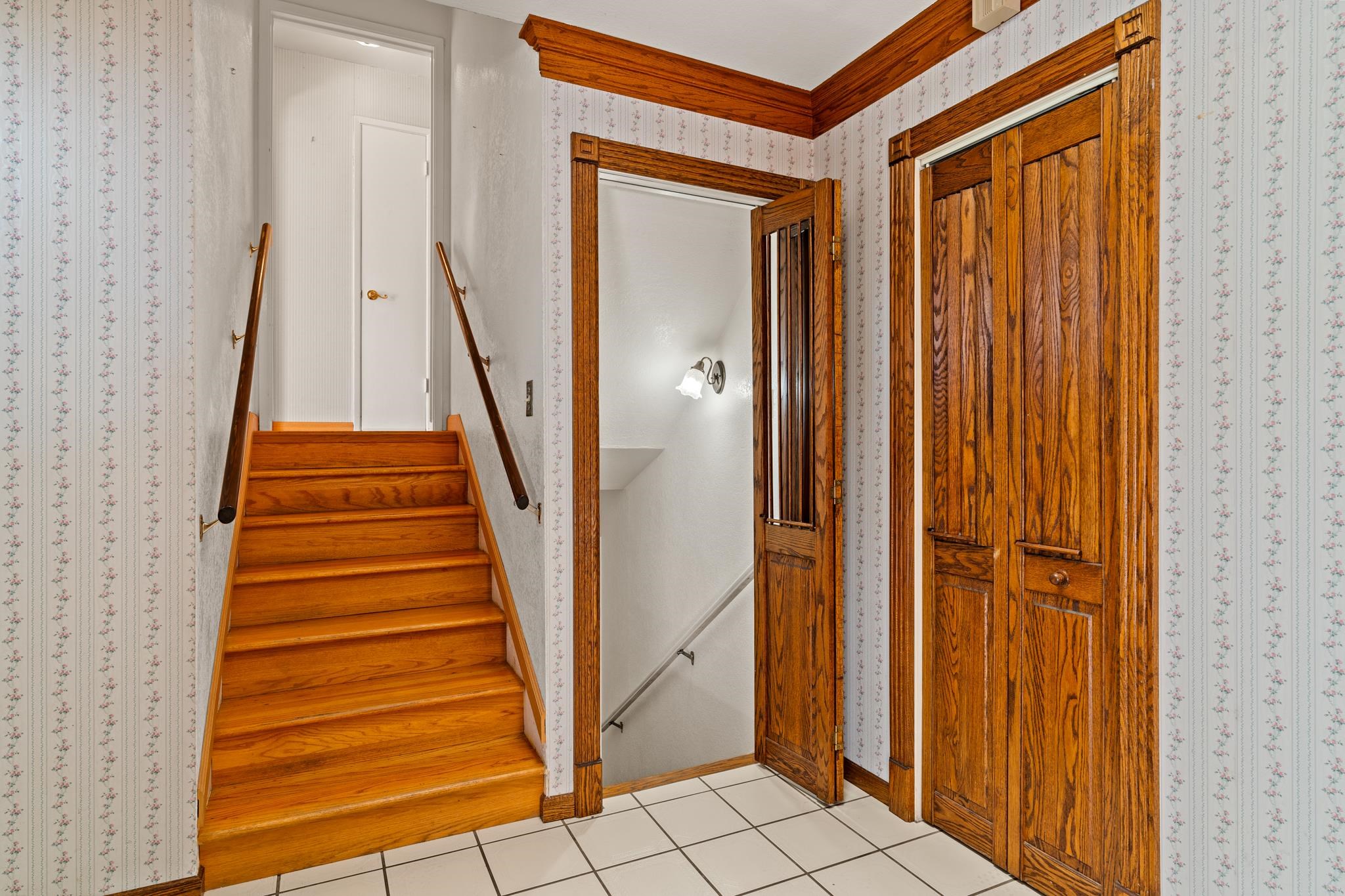 Detail Gallery Image 6 of 50 For 18153 Plymouth Dr, Castro Valley,  CA 94546 - 3 Beds | 2/1 Baths