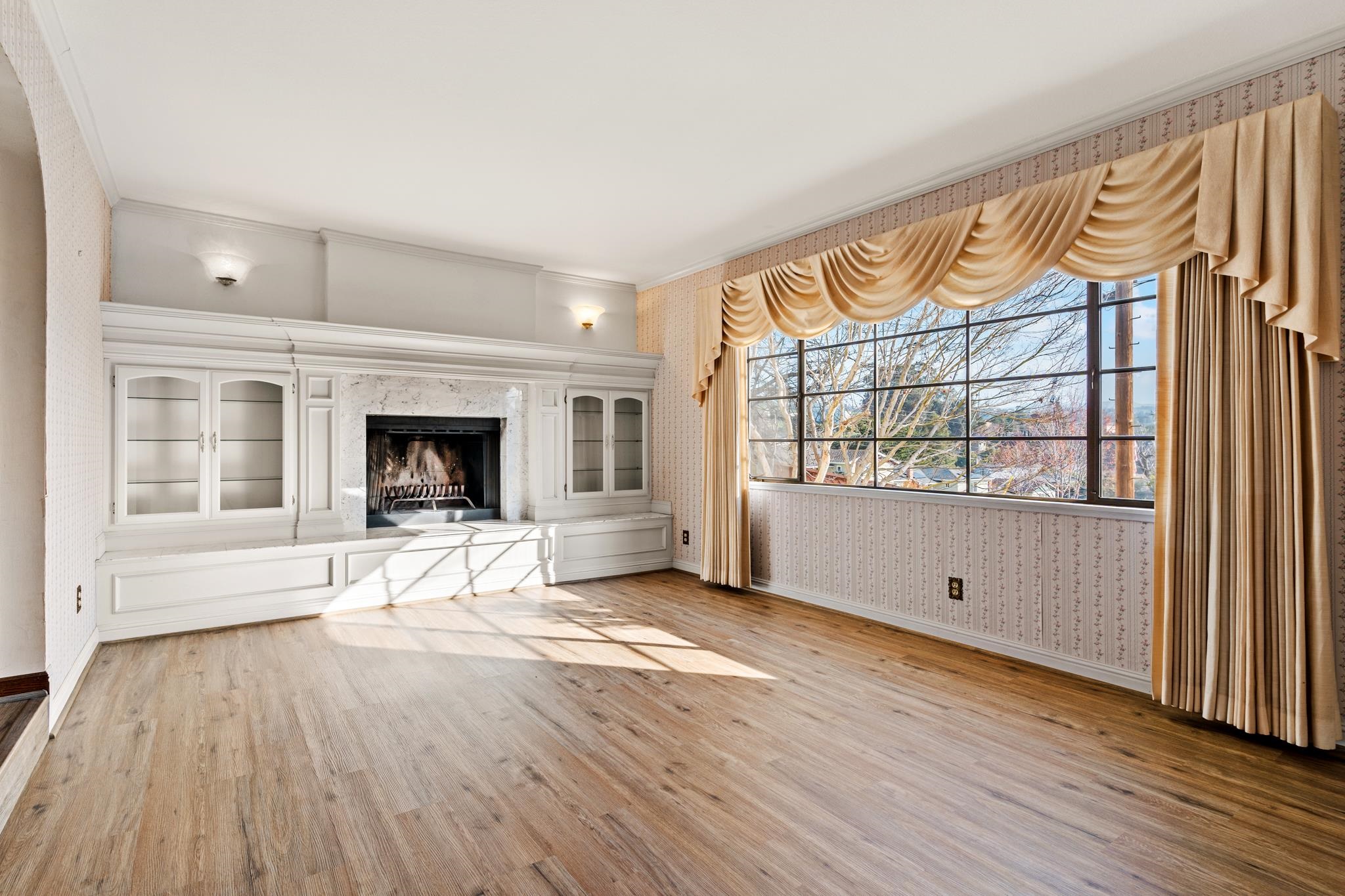 Detail Gallery Image 7 of 50 For 18153 Plymouth Dr, Castro Valley,  CA 94546 - 3 Beds | 2/1 Baths