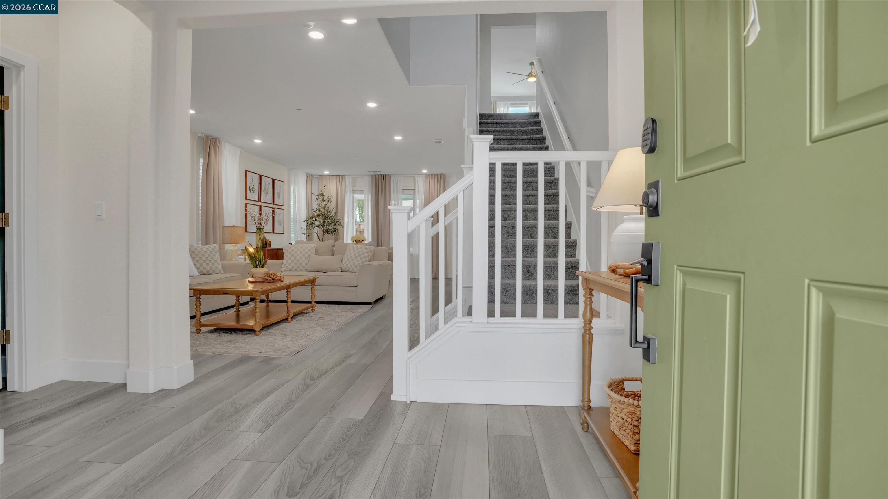 Detail Gallery Image 4 of 46 For 156 Scott Creek Way, Brentwood,  CA 94513 - 4 Beds | 3/1 Baths