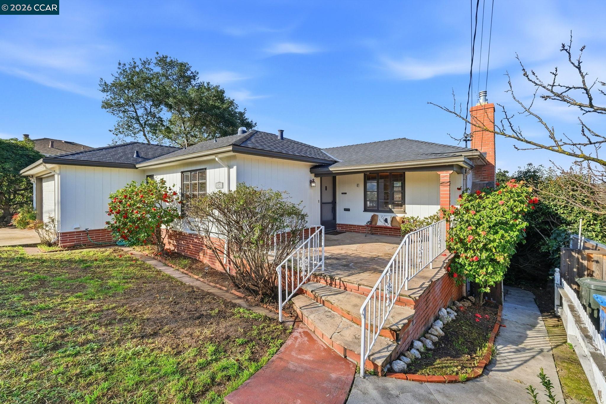 Detail Gallery Image 4 of 43 For 1021 Ulfinian Way, Martinez,  CA 94553 - 3 Beds | 2 Baths