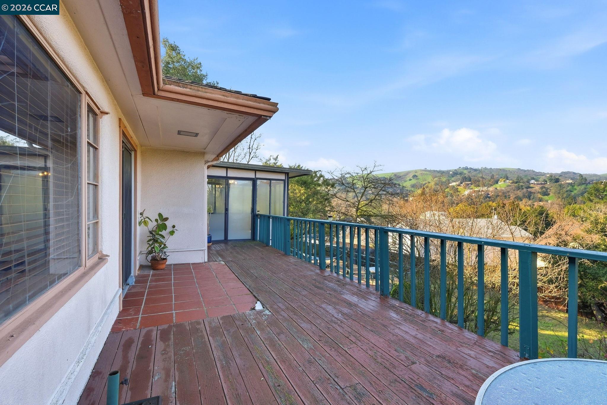 Detail Gallery Image 33 of 43 For 1021 Ulfinian Way, Martinez,  CA 94553 - 3 Beds | 2 Baths