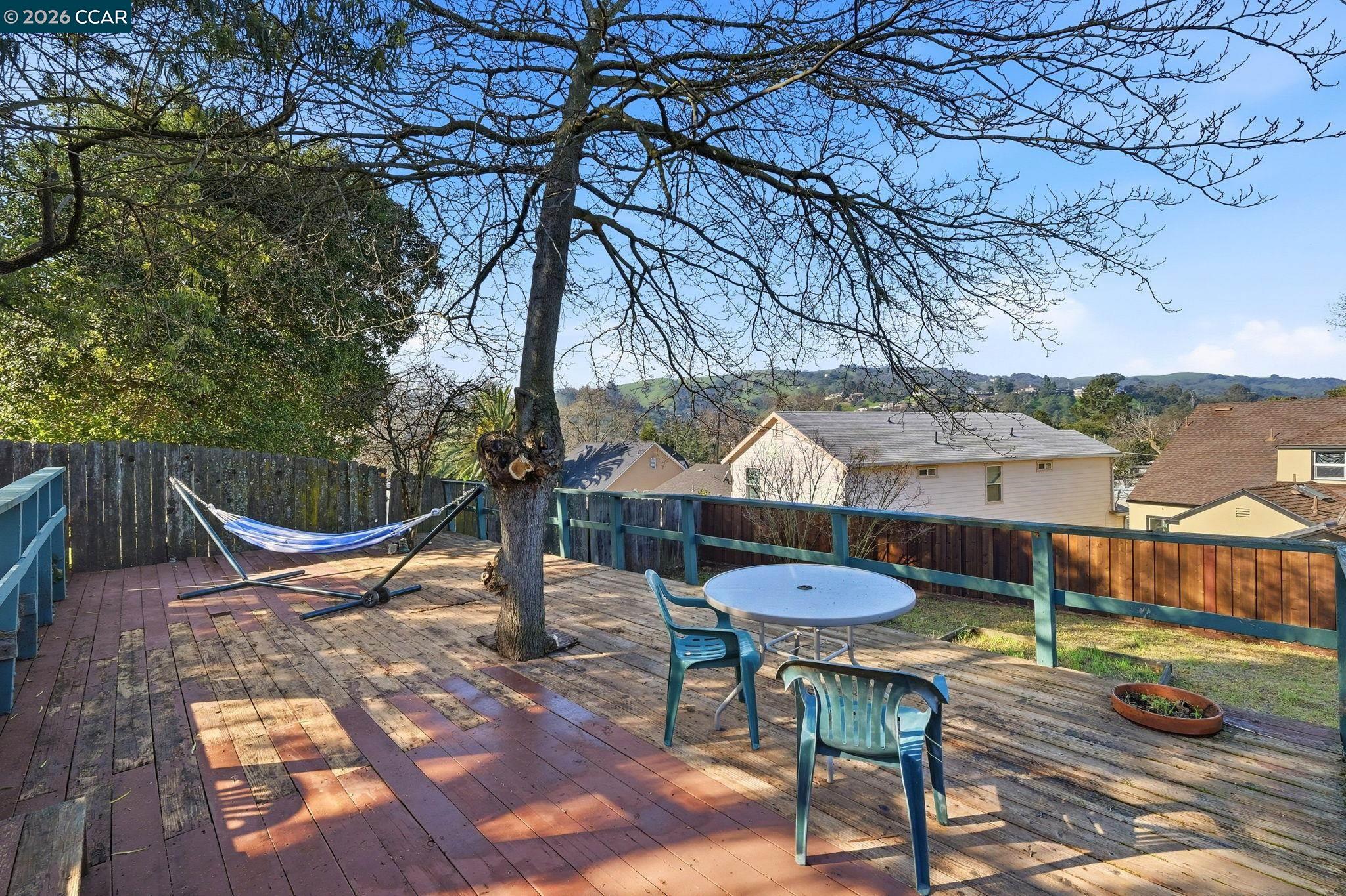 Detail Gallery Image 37 of 43 For 1021 Ulfinian Way, Martinez,  CA 94553 - 3 Beds | 2 Baths