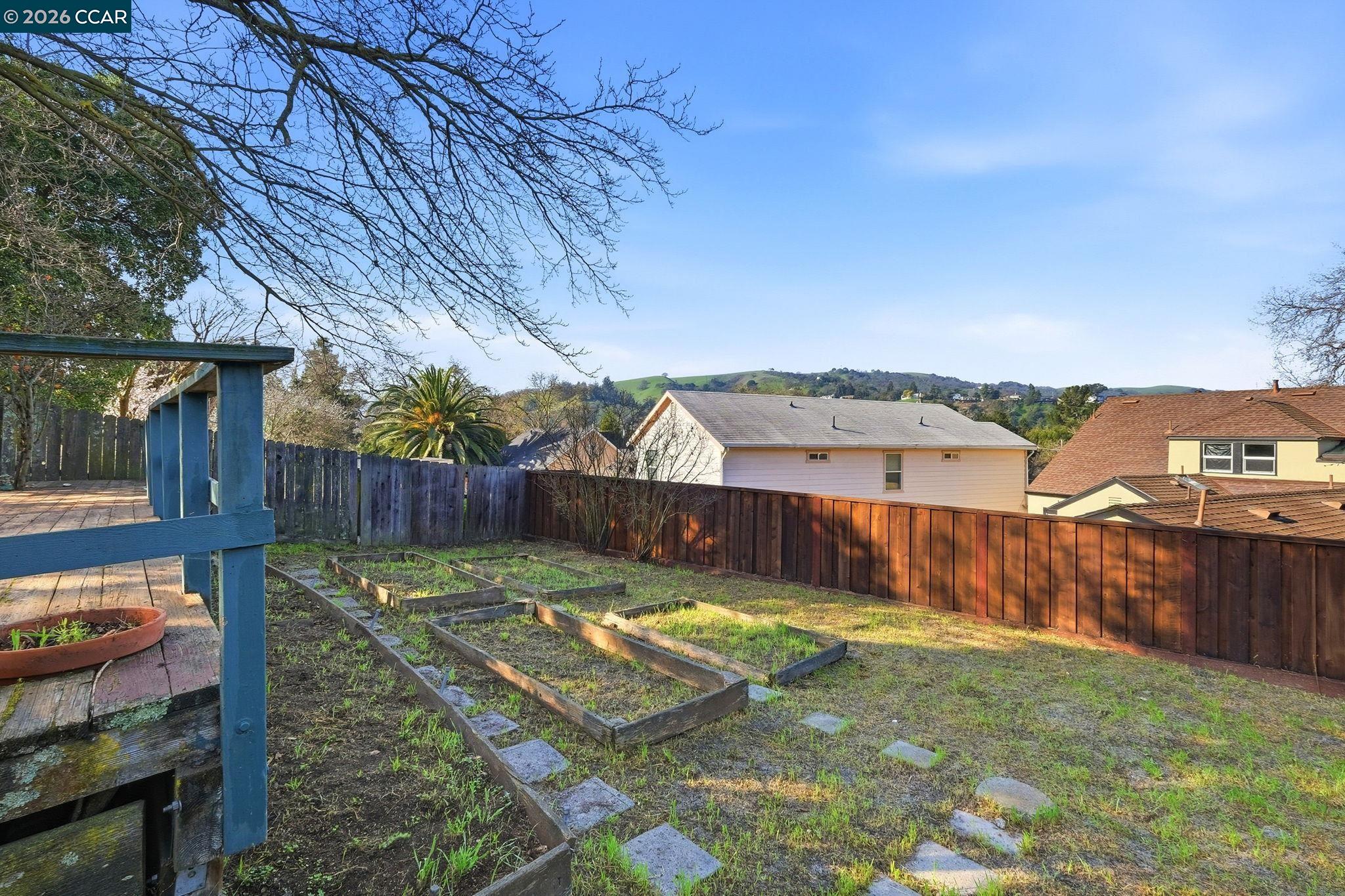 Detail Gallery Image 38 of 43 For 1021 Ulfinian Way, Martinez,  CA 94553 - 3 Beds | 2 Baths