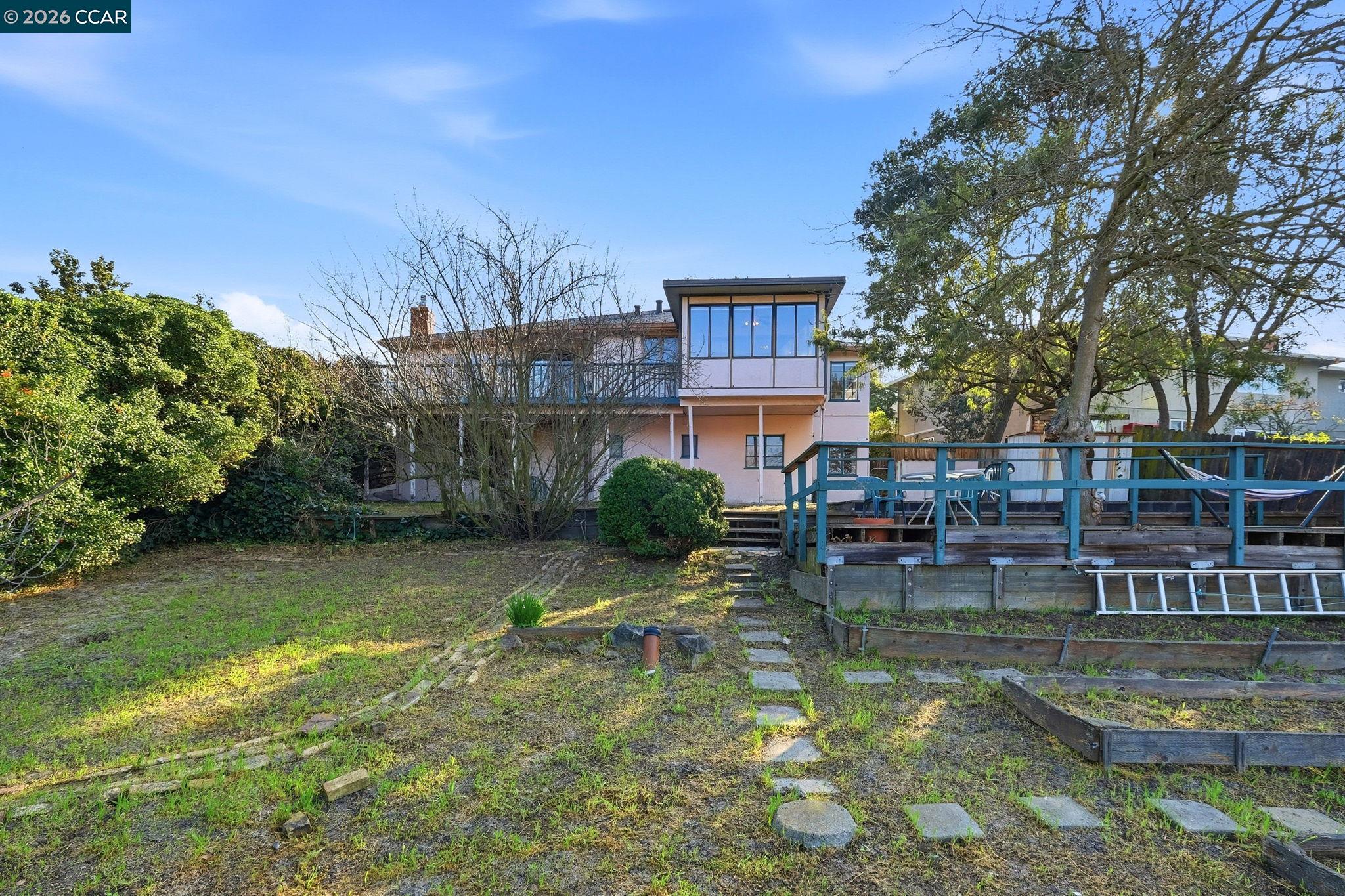 Detail Gallery Image 42 of 43 For 1021 Ulfinian Way, Martinez,  CA 94553 - 3 Beds | 2 Baths