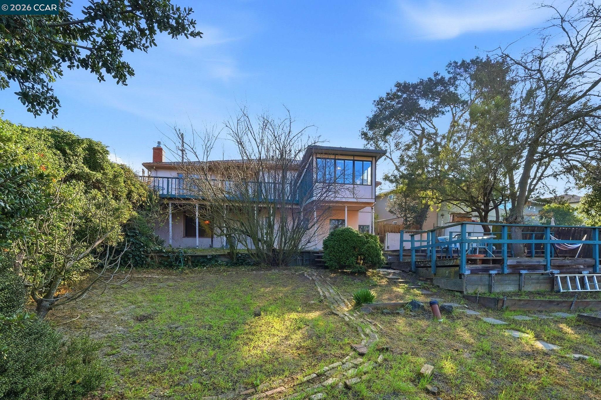 Detail Gallery Image 43 of 43 For 1021 Ulfinian Way, Martinez,  CA 94553 - 3 Beds | 2 Baths