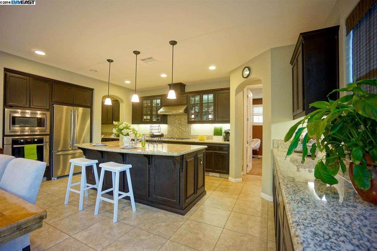 Detail Gallery Image 11 of 29 For 3200 Spicewood Ln, San Ramon,  CA 94582 - 5 Beds | 4/1 Baths