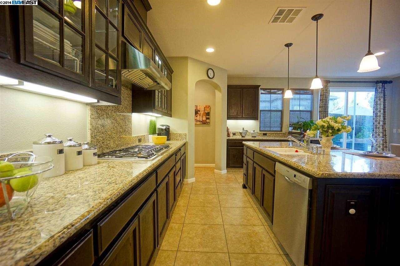 Detail Gallery Image 12 of 29 For 3200 Spicewood Ln, San Ramon,  CA 94582 - 5 Beds | 4/1 Baths