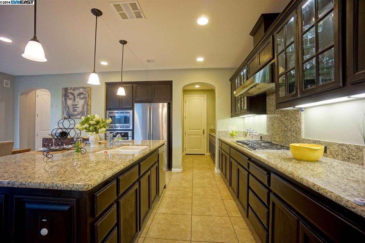 Detail Gallery Image 13 of 29 For 3200 Spicewood Ln, San Ramon,  CA 94582 - 5 Beds | 4/1 Baths