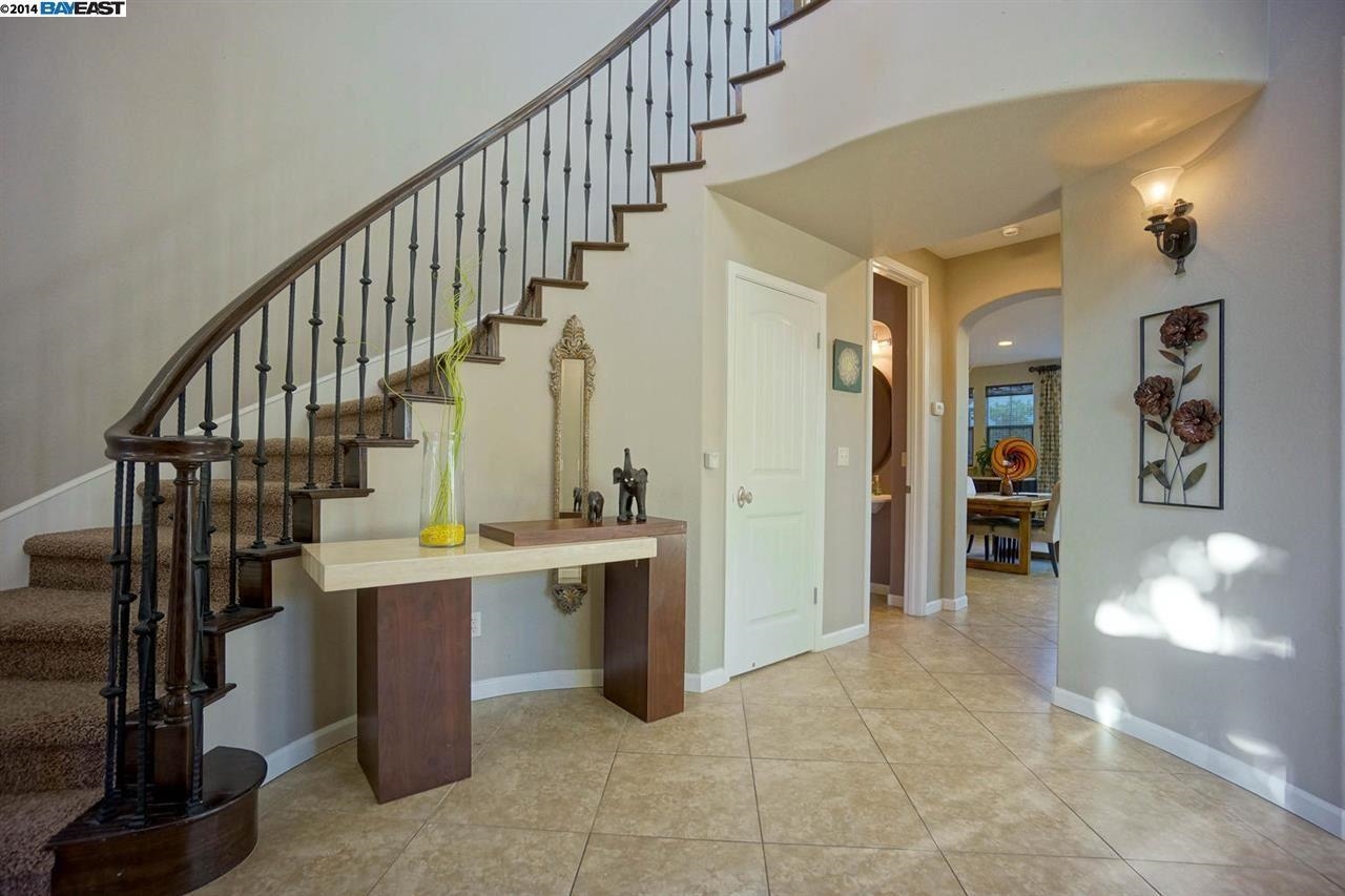 Detail Gallery Image 3 of 29 For 3200 Spicewood Ln, San Ramon,  CA 94582 - 5 Beds | 4/1 Baths