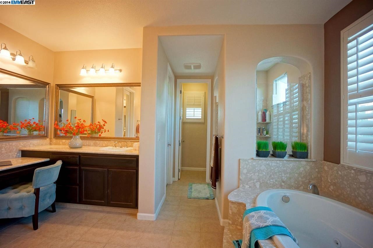 Detail Gallery Image 21 of 29 For 3200 Spicewood Ln, San Ramon,  CA 94582 - 5 Beds | 4/1 Baths