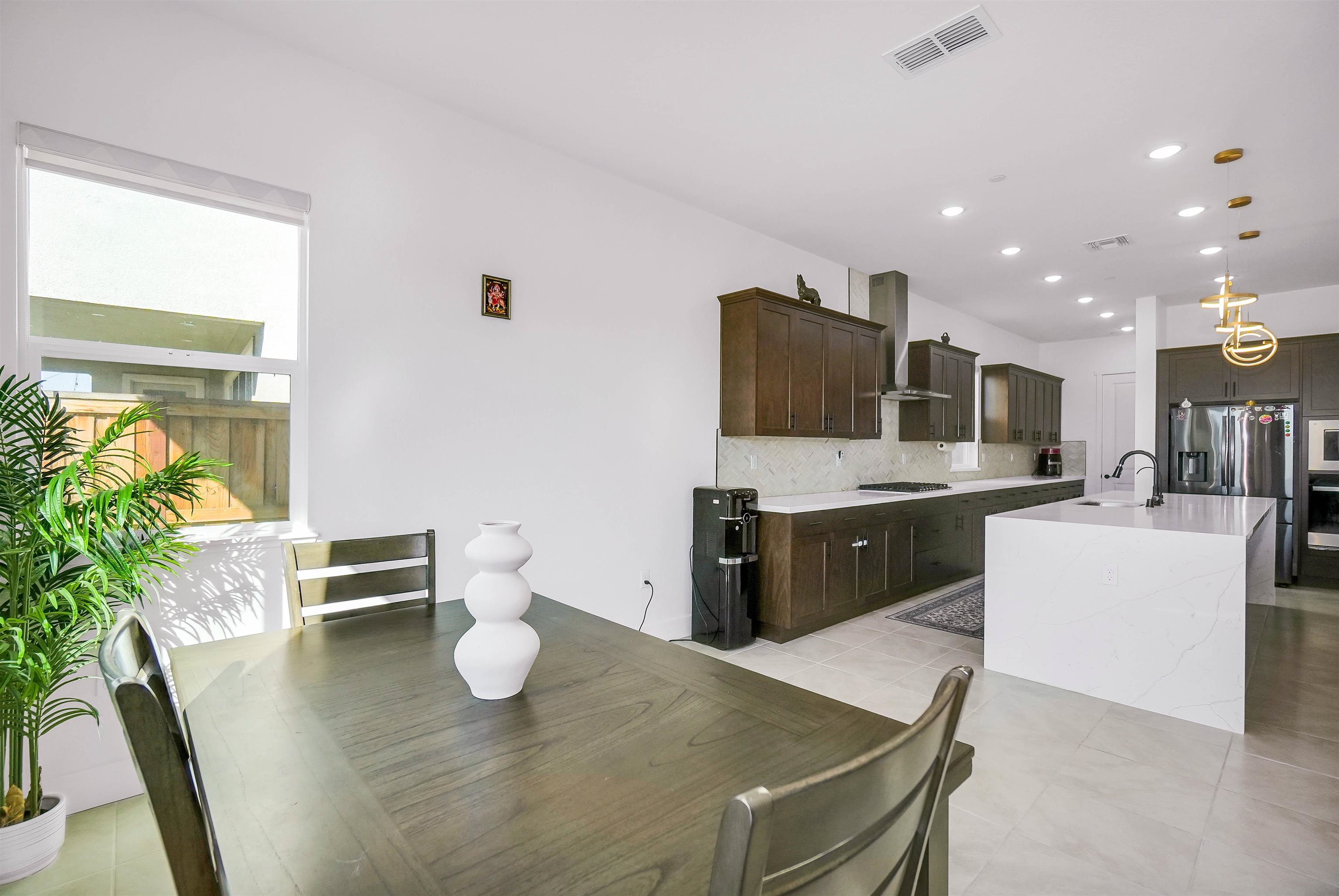 Detail Gallery Image 11 of 59 For 3456 Mulholland Drive, Lathrop,  CA 95330-7131 - 3 Beds | 2/1 Baths