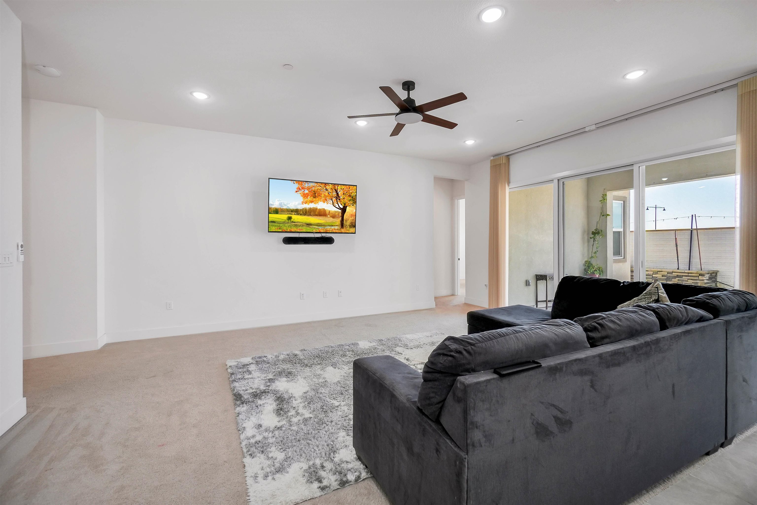 Detail Gallery Image 13 of 59 For 3456 Mulholland Drive, Lathrop,  CA 95330-7131 - 3 Beds | 2/1 Baths