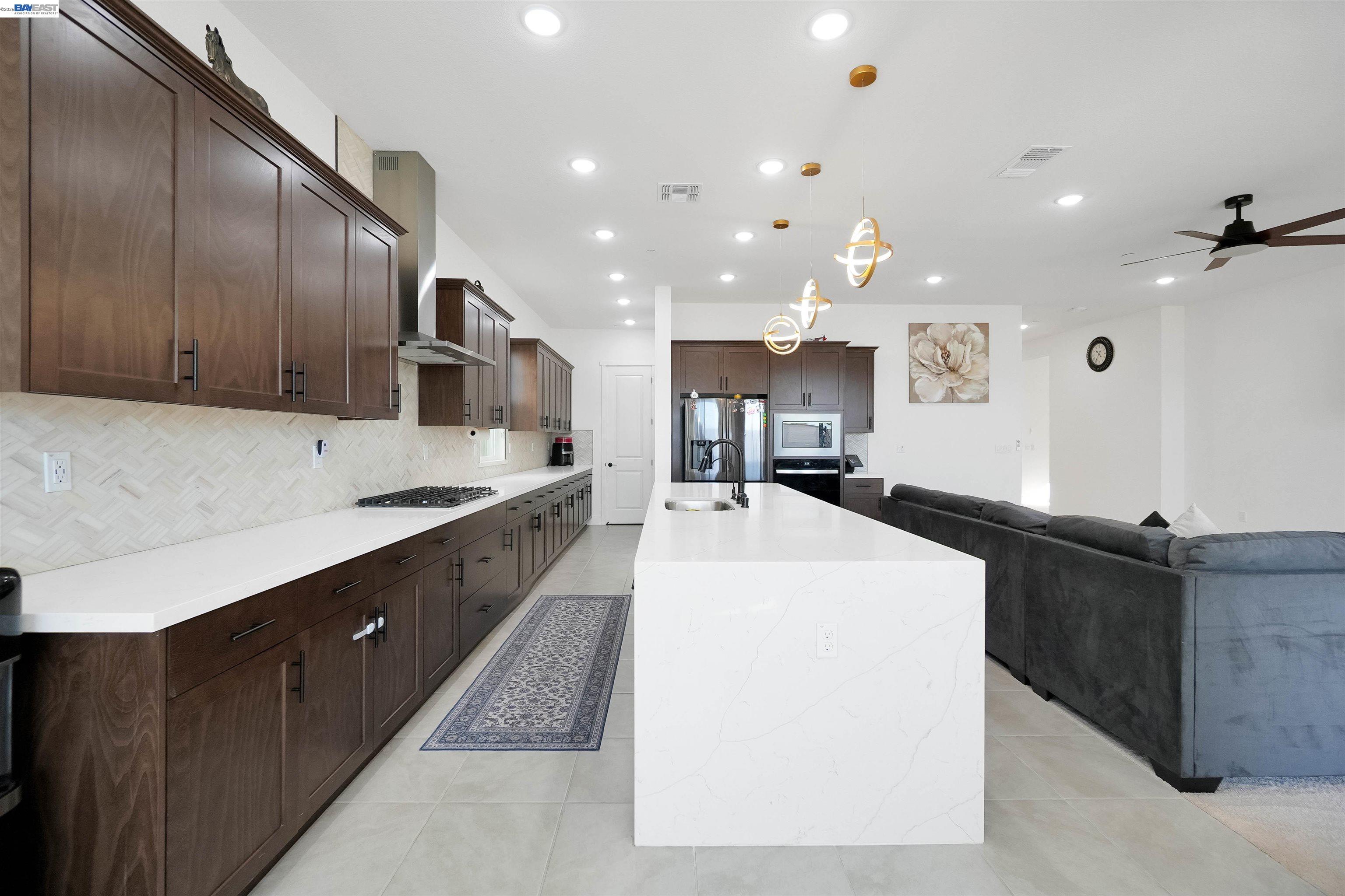 Detail Gallery Image 32 of 52 For 3456 Mulholland Drive, Lathrop,  CA 95330-7131 - 3 Beds | 2/1 Baths