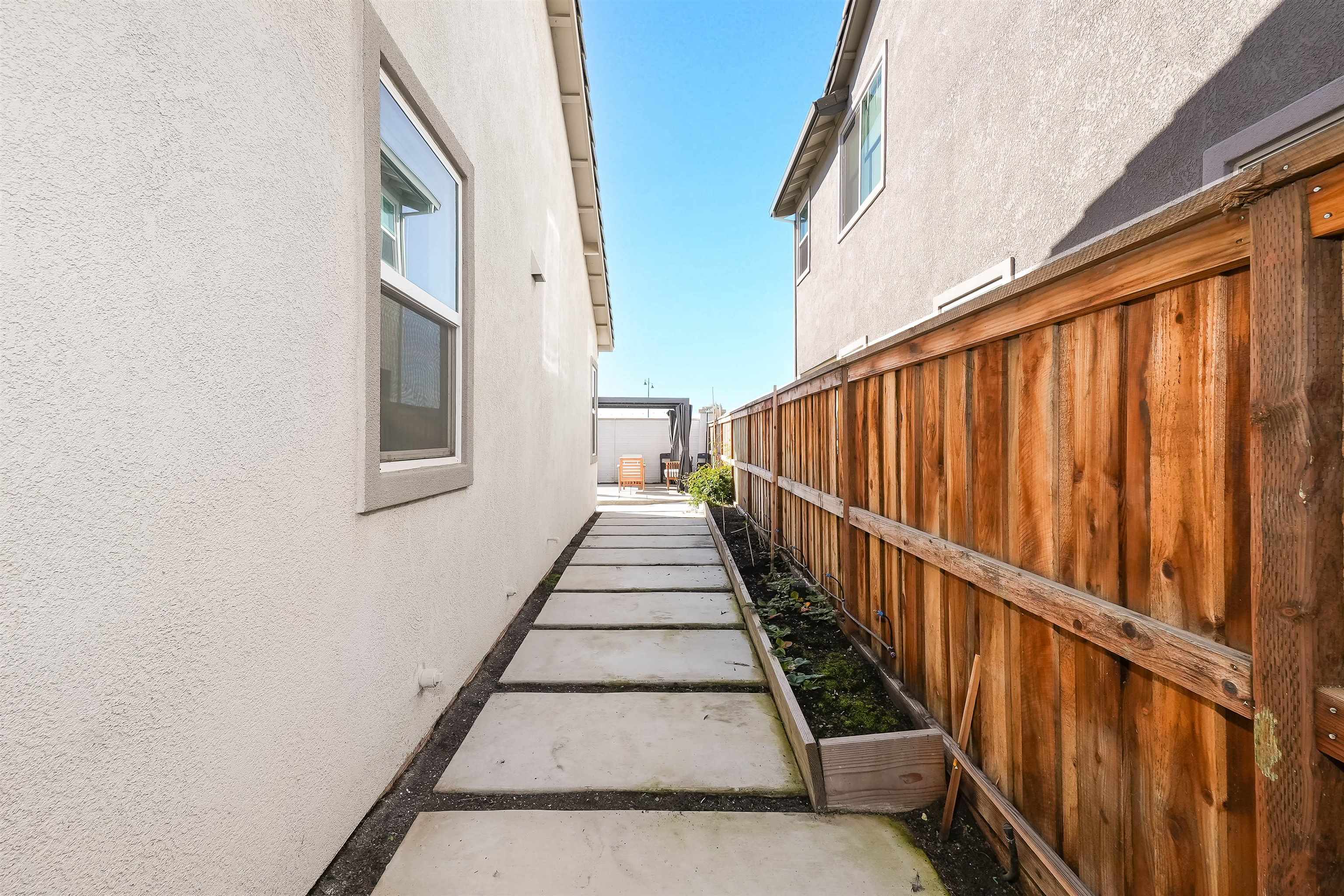 Detail Gallery Image 46 of 59 For 3456 Mulholland Drive, Lathrop,  CA 95330-7131 - 3 Beds | 2/1 Baths