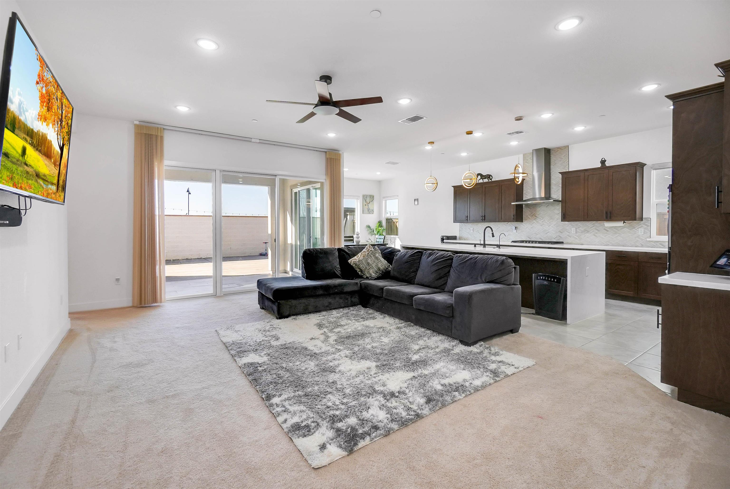 Detail Gallery Image 9 of 59 For 3456 Mulholland Drive, Lathrop,  CA 95330-7131 - 3 Beds | 2/1 Baths