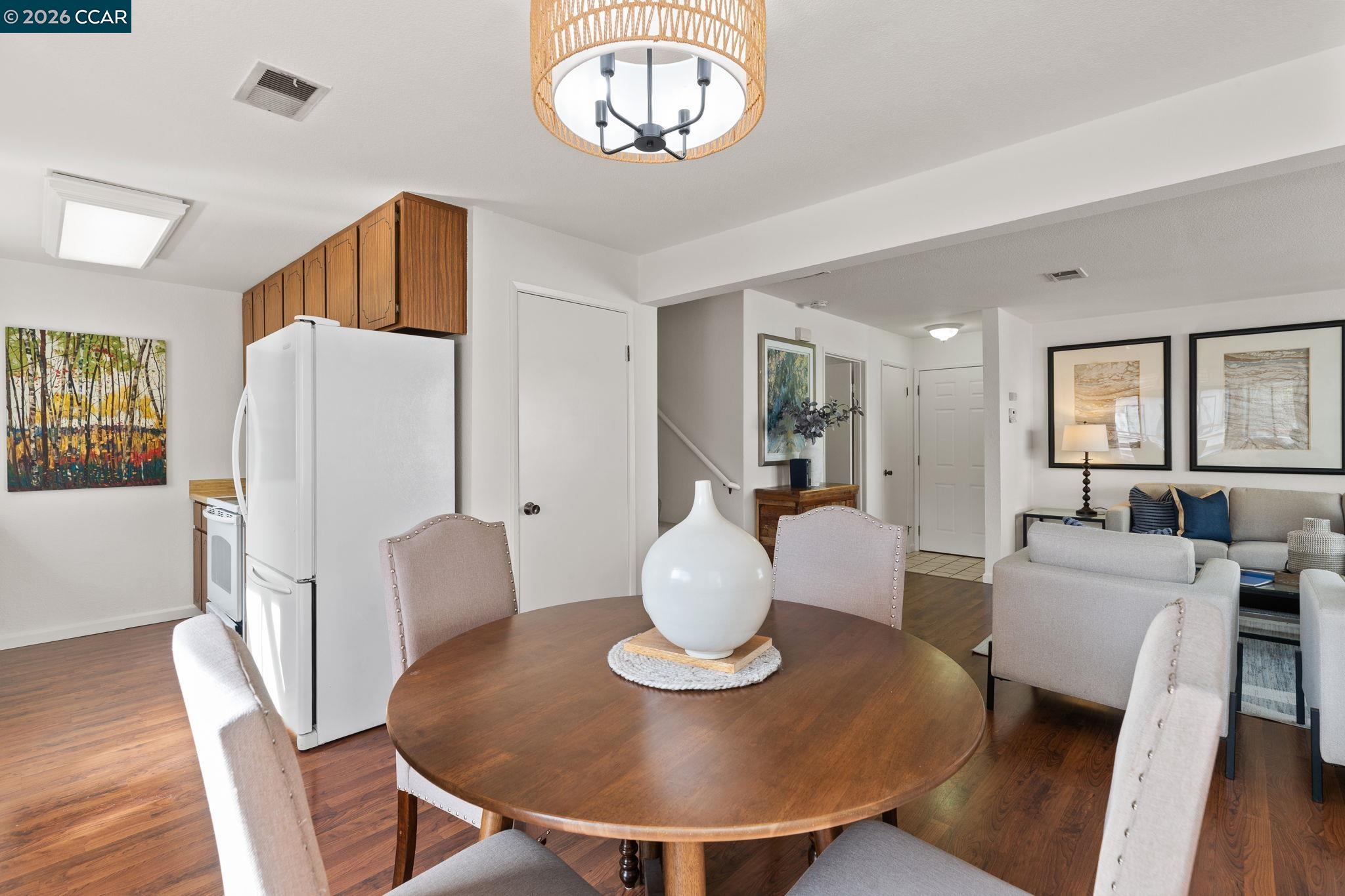 Detail Gallery Image 14 of 53 For 5060 Valley Crest Dr #56,  Concord,  CA 94521 - 3 Beds | 2/1 Baths