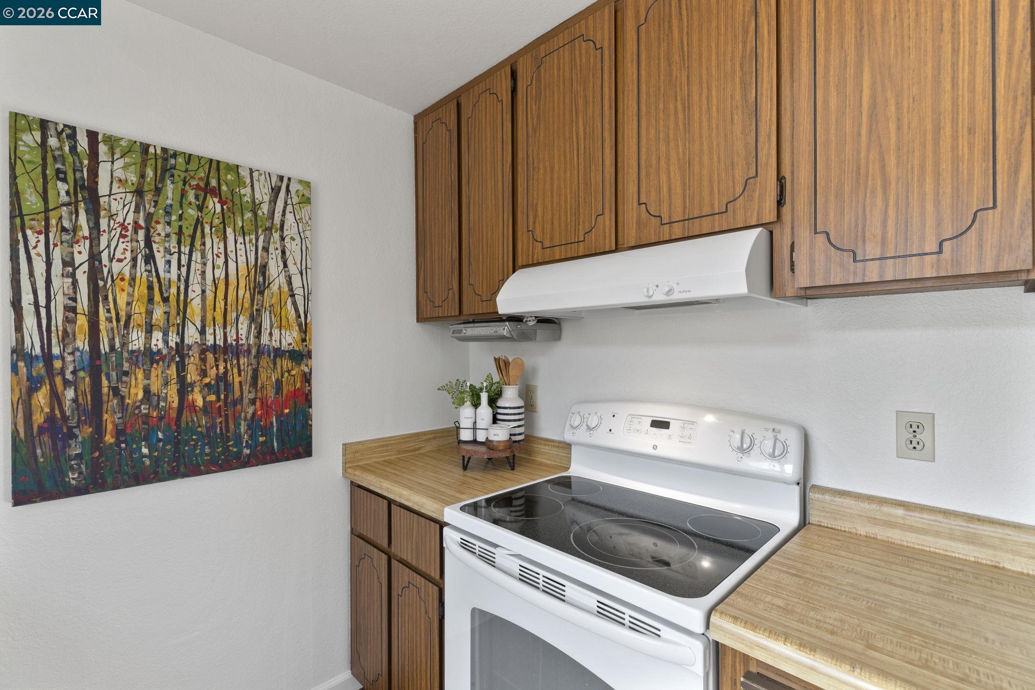 Detail Gallery Image 18 of 53 For 5060 Valley Crest Dr #56,  Concord,  CA 94521 - 3 Beds | 2/1 Baths