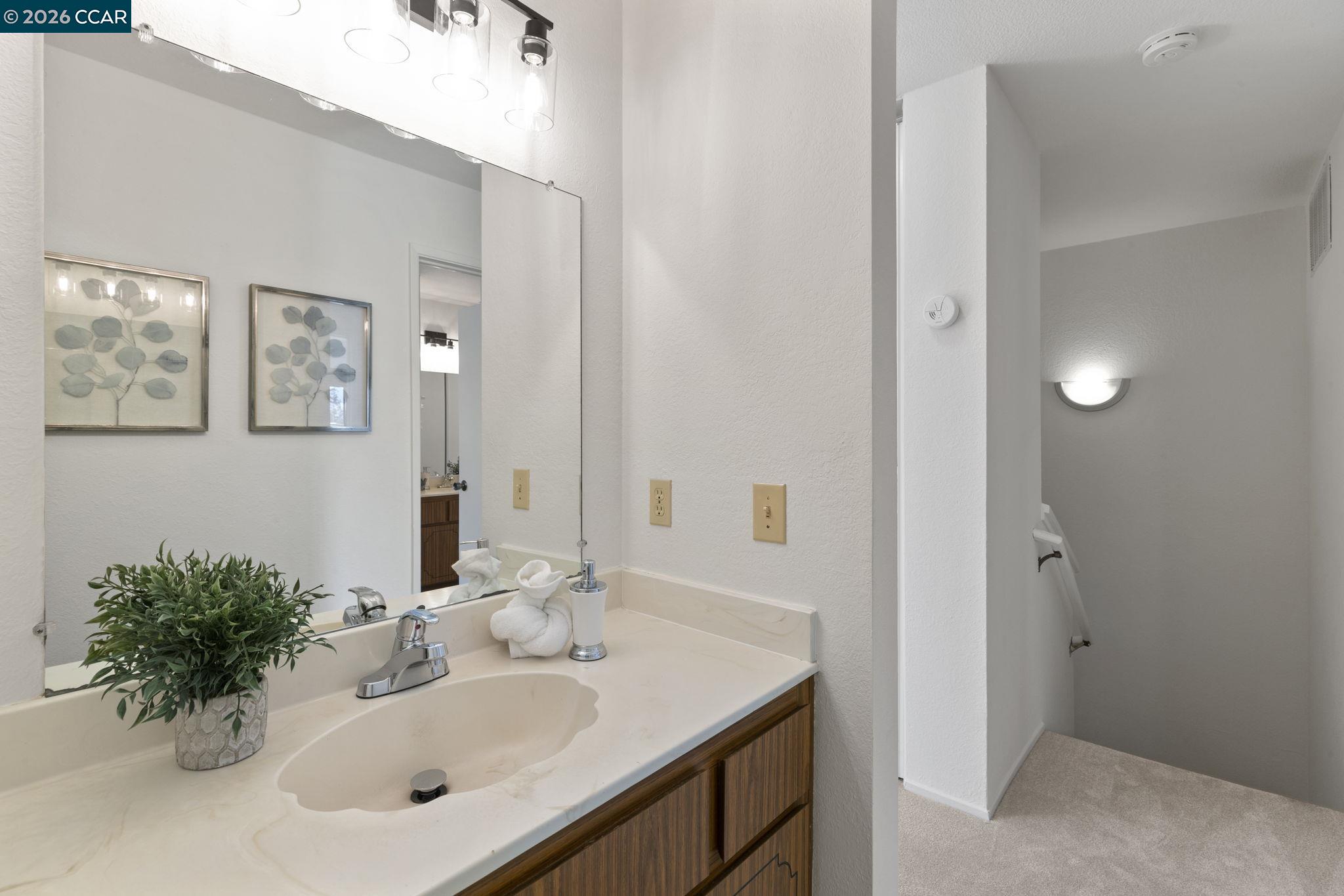 Detail Gallery Image 33 of 53 For 5060 Valley Crest Dr #56,  Concord,  CA 94521 - 3 Beds | 2/1 Baths